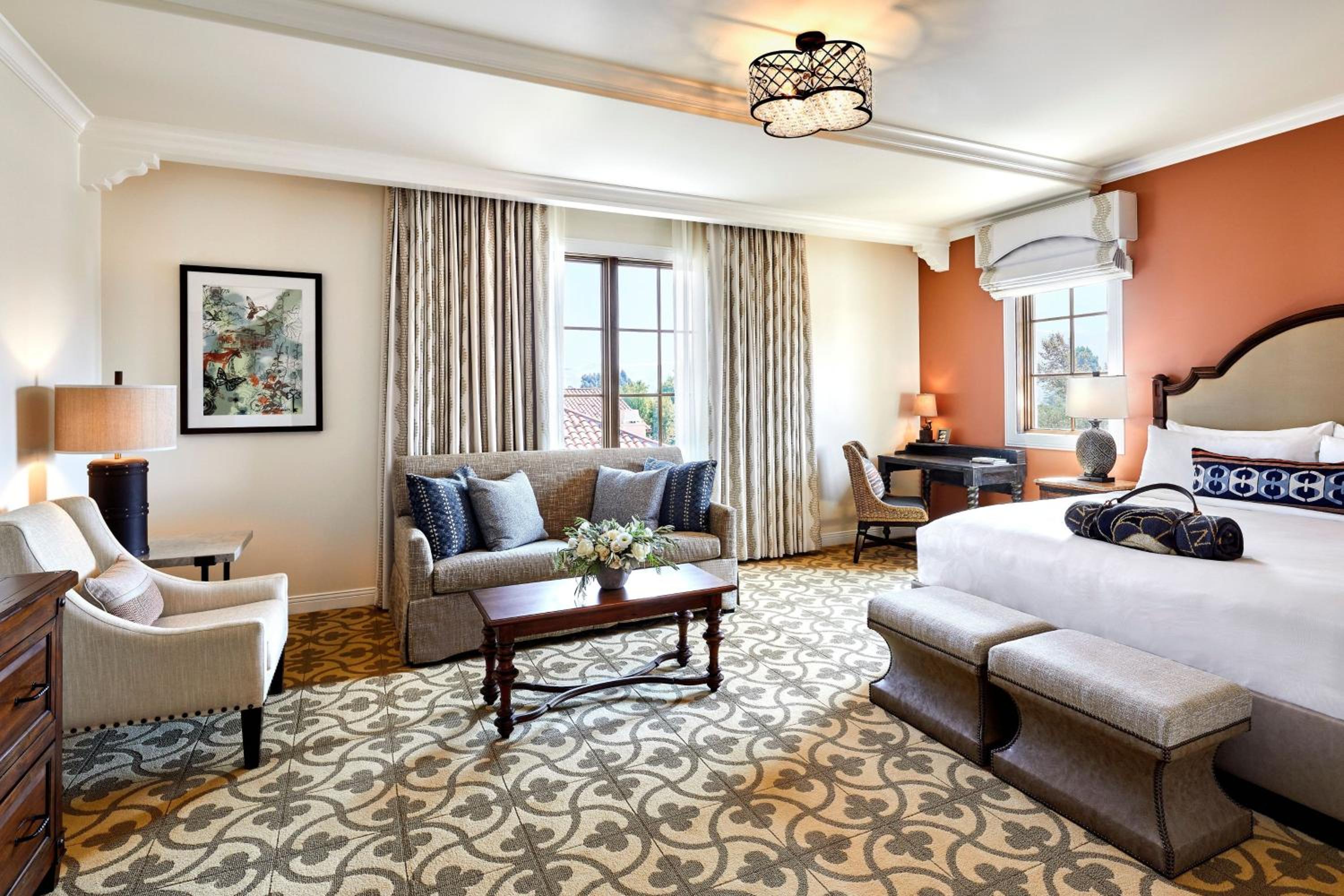 Studio Suite, 1 King, Sofa bed - Photo 3
