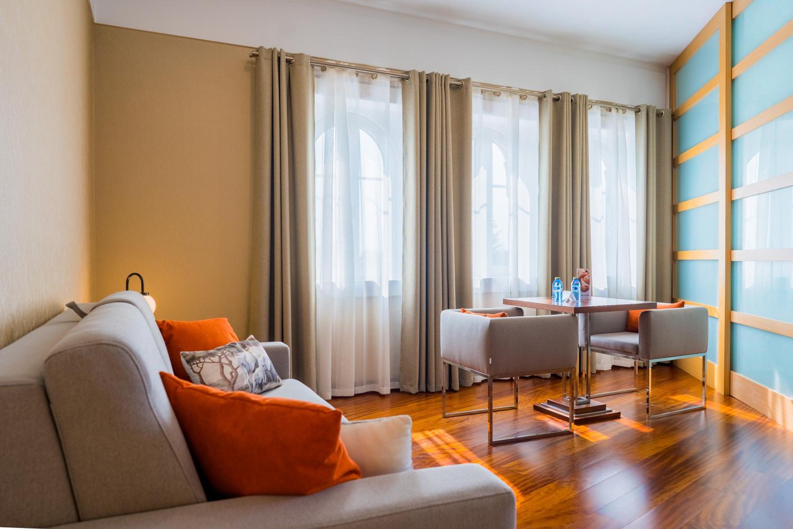 Junior Suite with City View photo 2