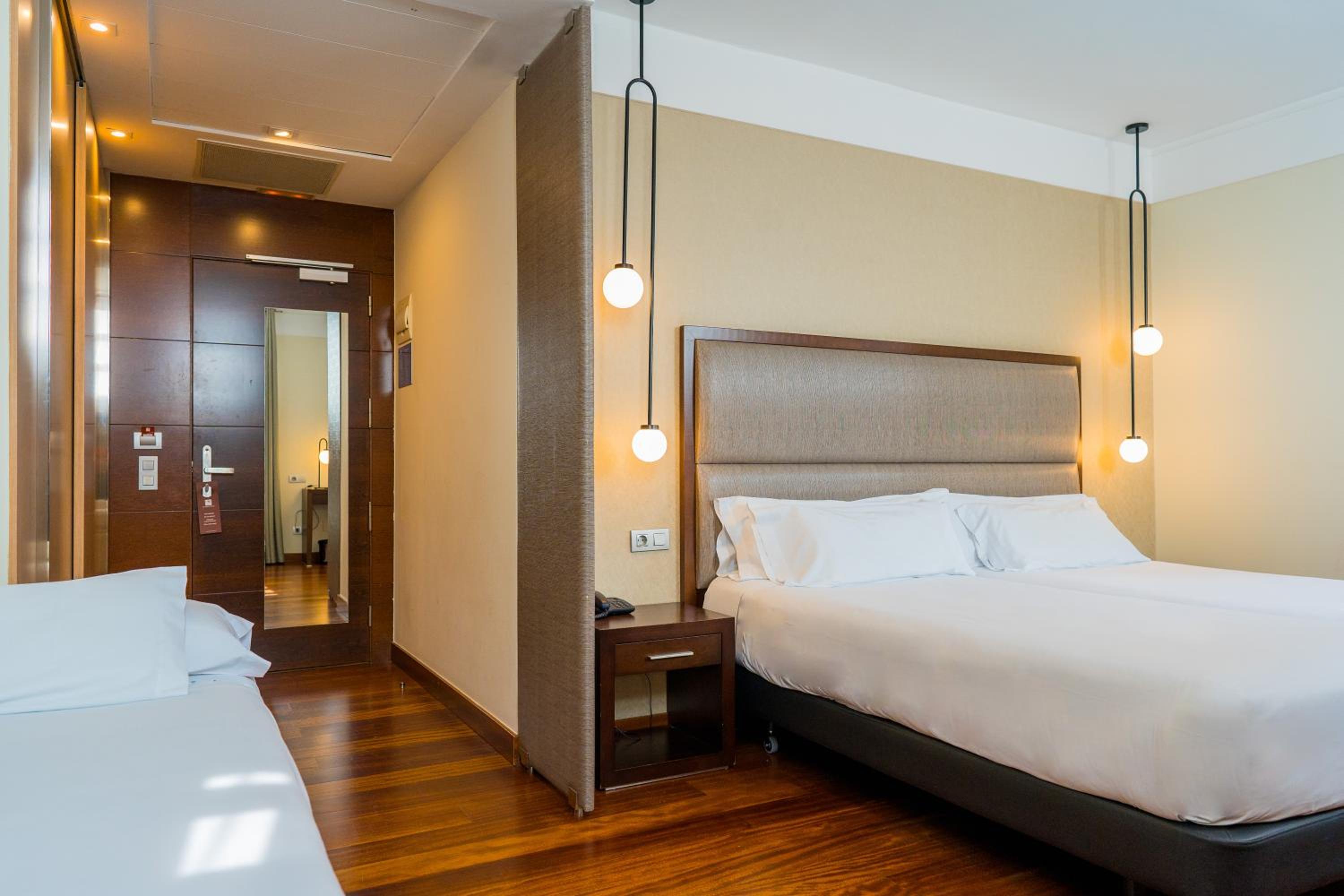 Triple Room (3 Adults) - Photo 2