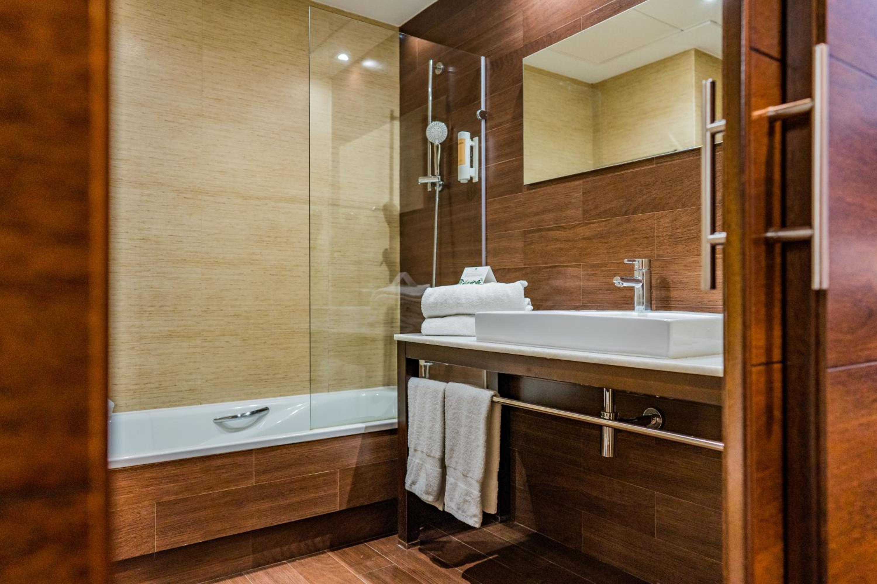 Double or Twin Room - Photo 11