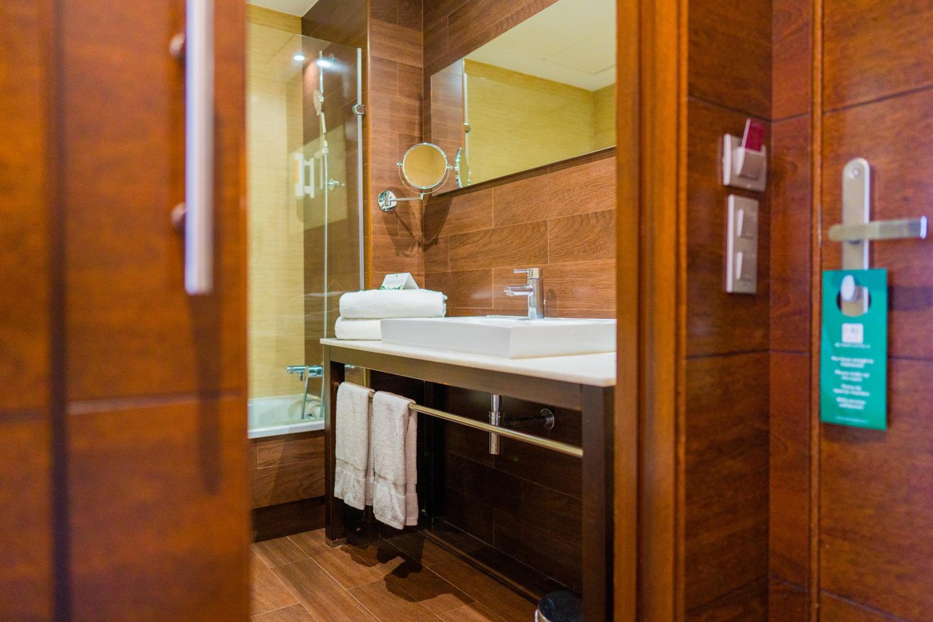 Double or Twin Room - Photo 9