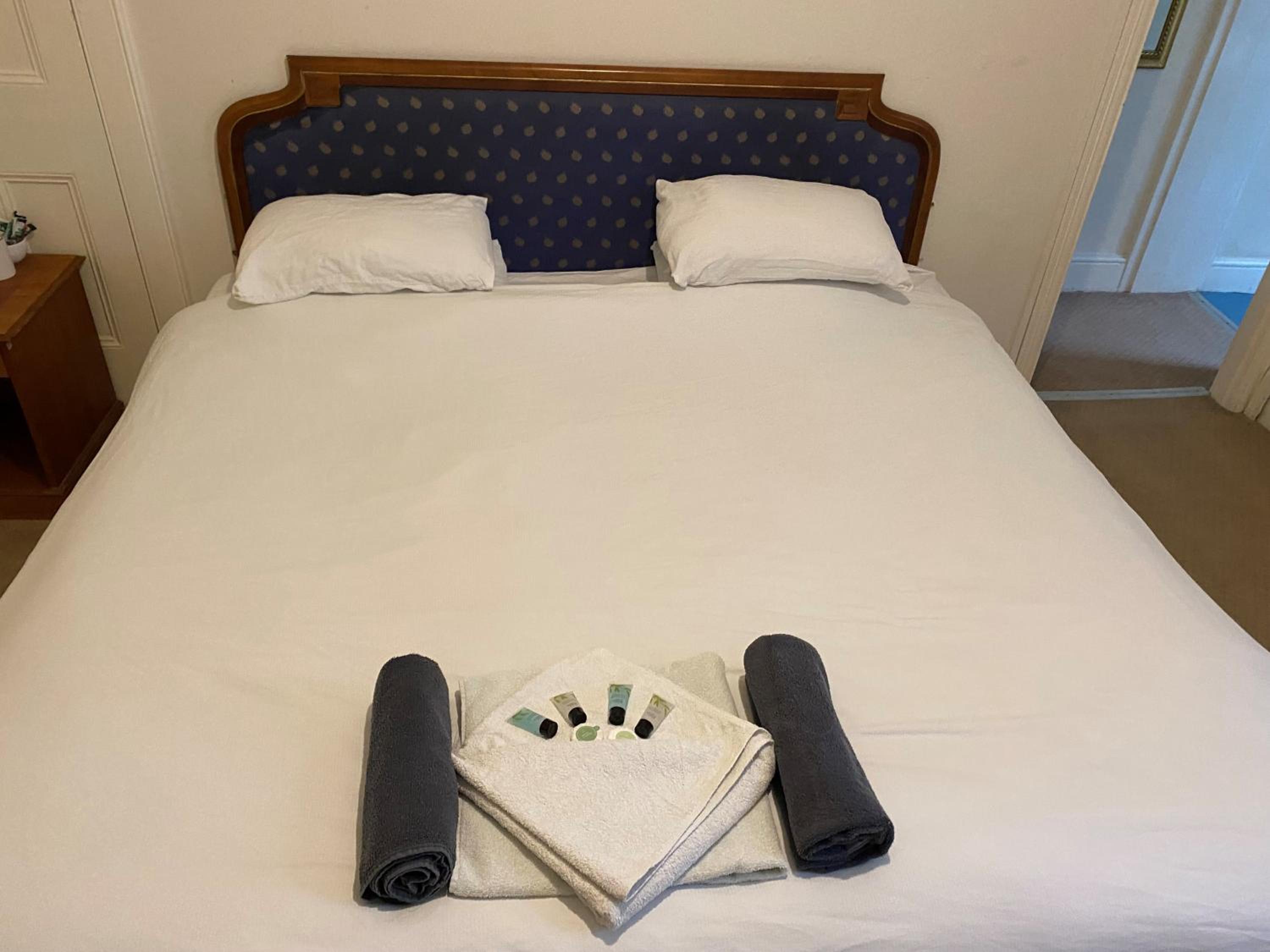 Double Room - Photo 2