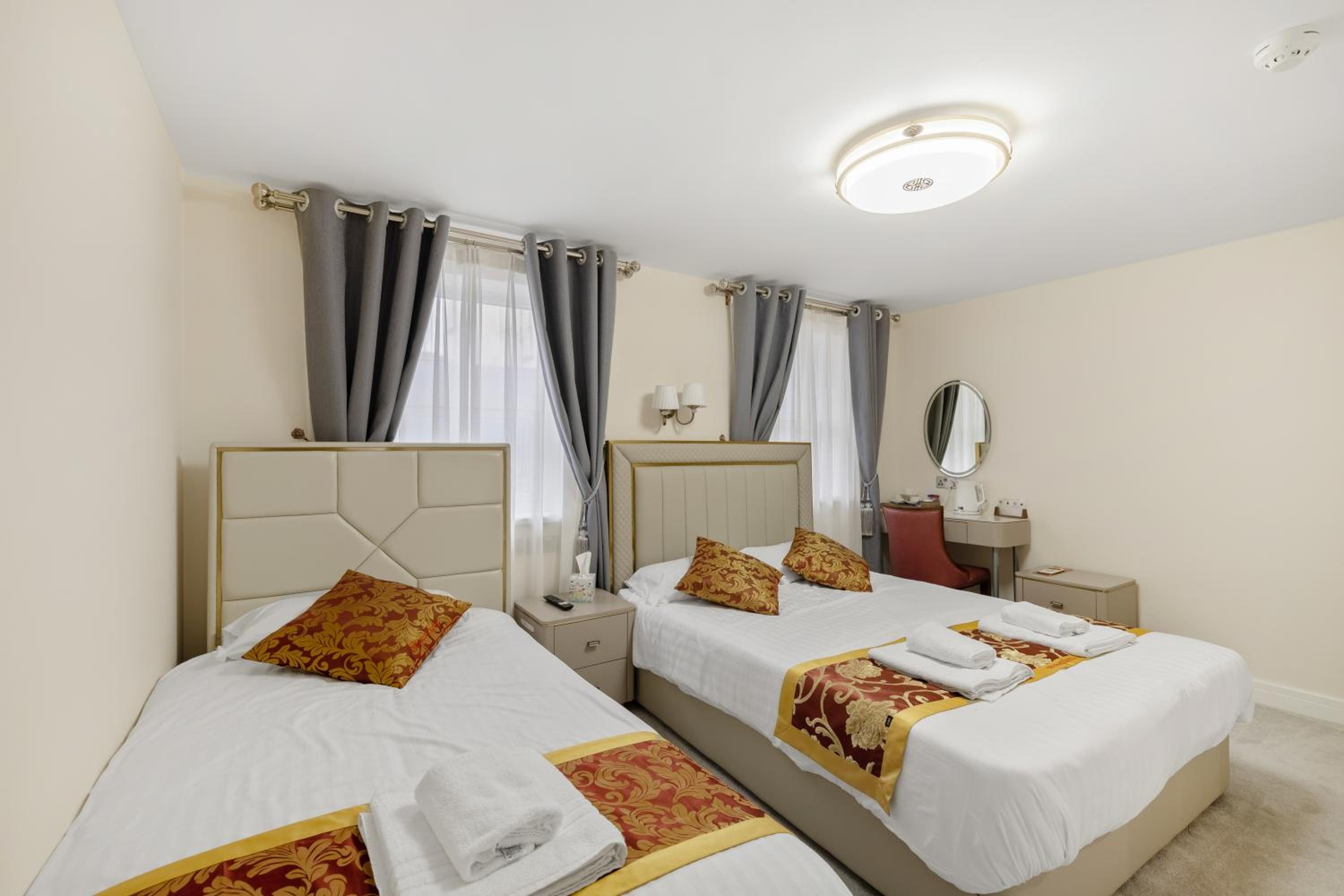 Deluxe Triple Room - Photo 3