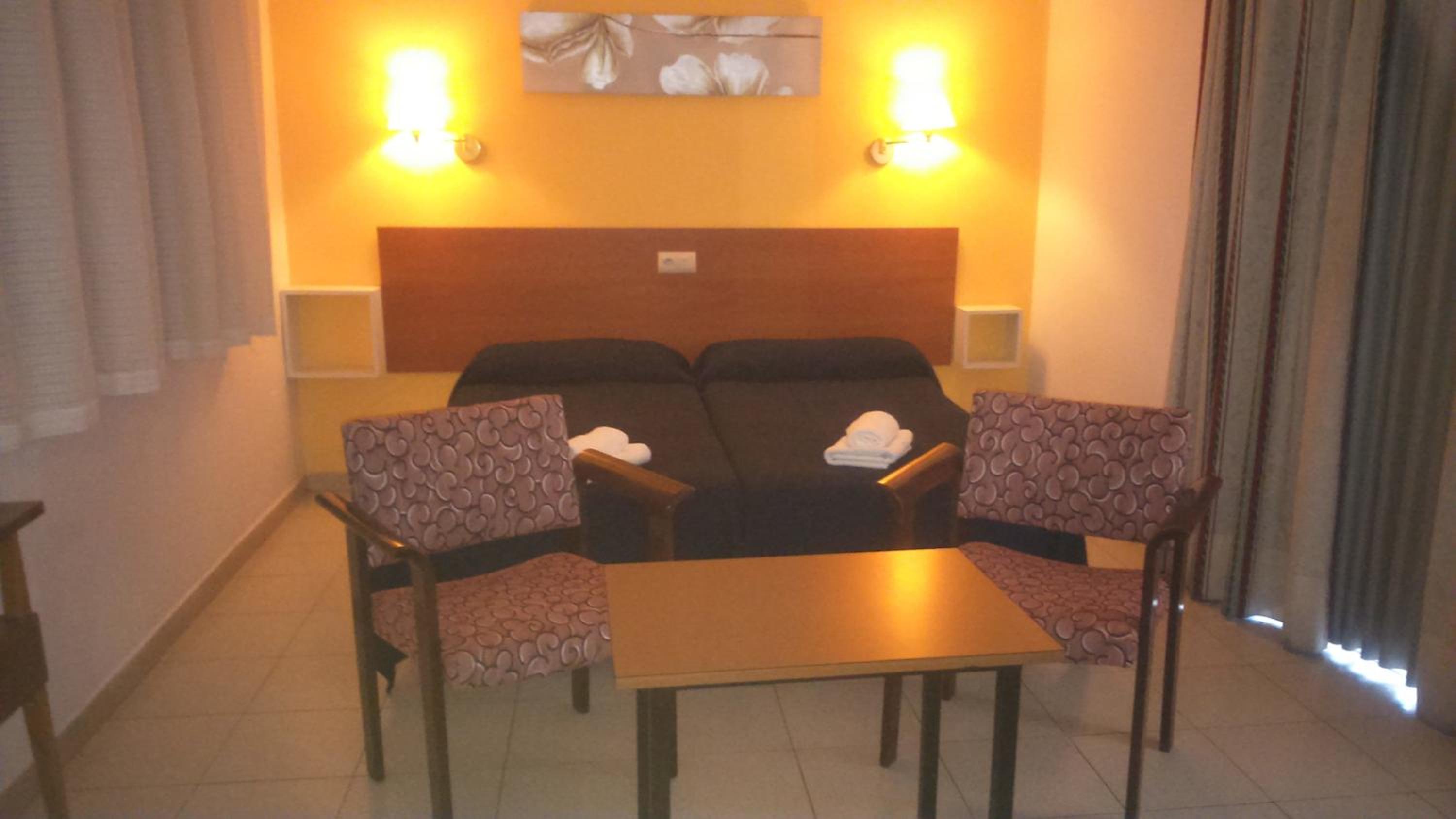 Double or Twin Room with Balcony photo 3