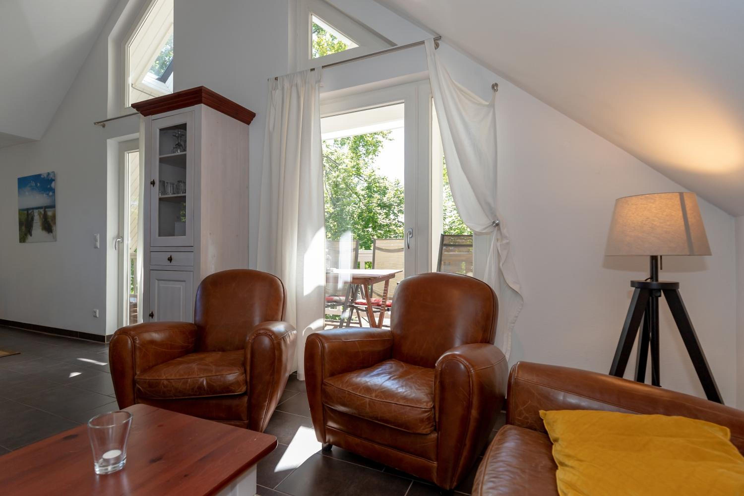Apartment with Balcony photo 3