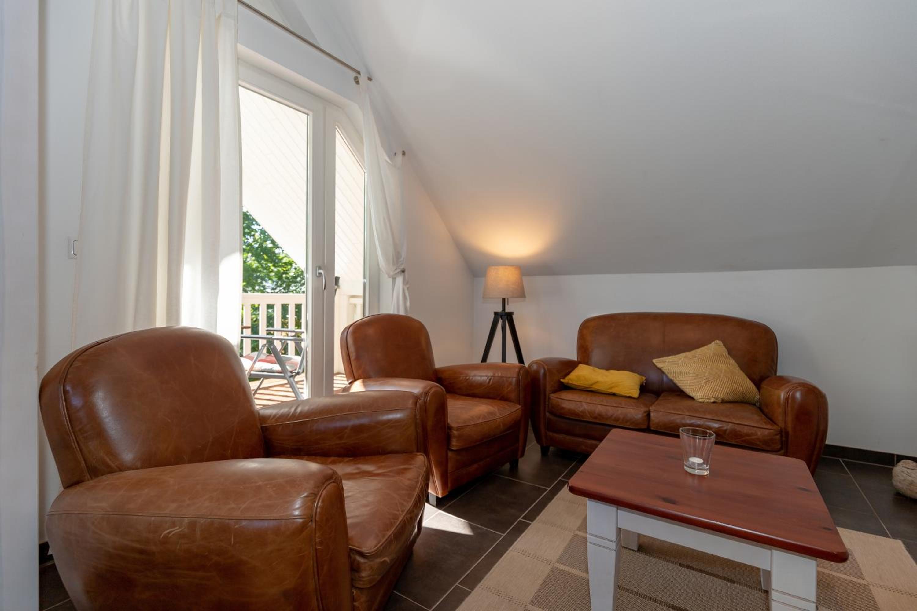 Apartment with Balcony photo 2