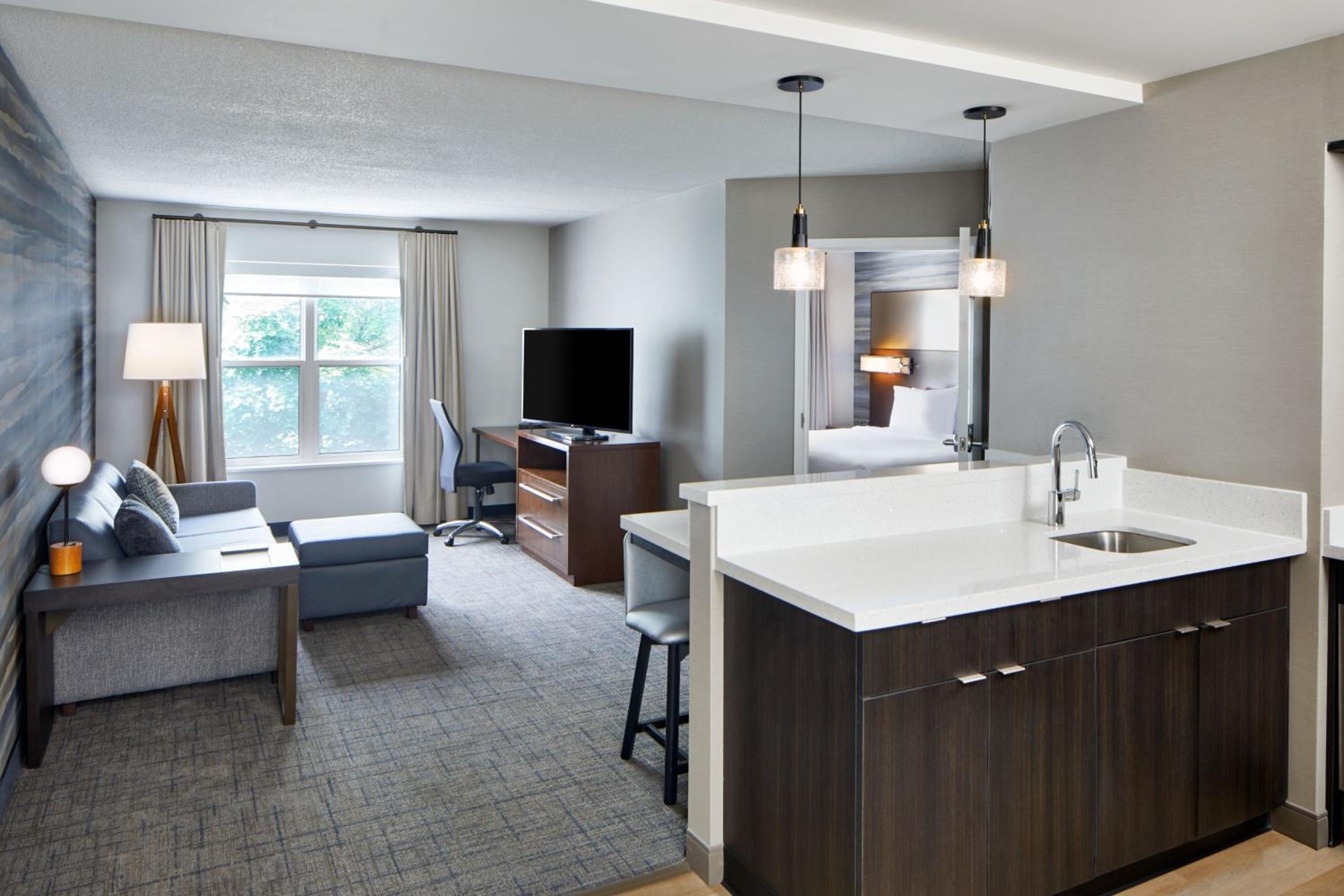 One-Bedroom King Suite with Sofa Bed - Photo 5