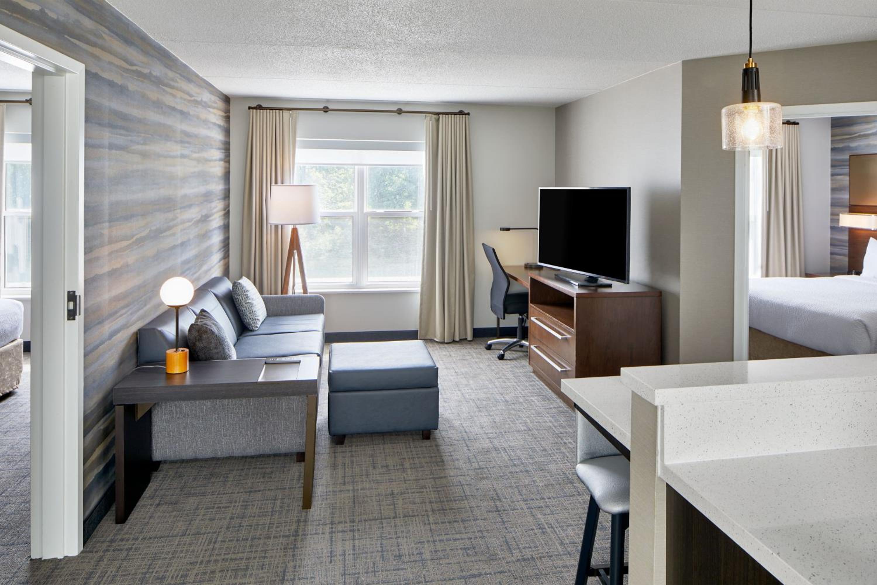 Two-Bedroom Suite - Photo 3