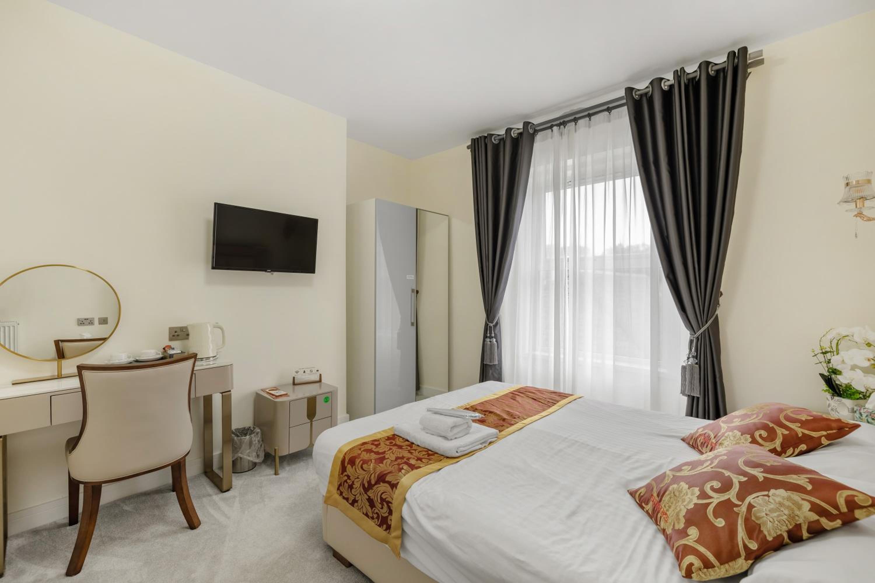 Deluxe Double Room - Photo 18
