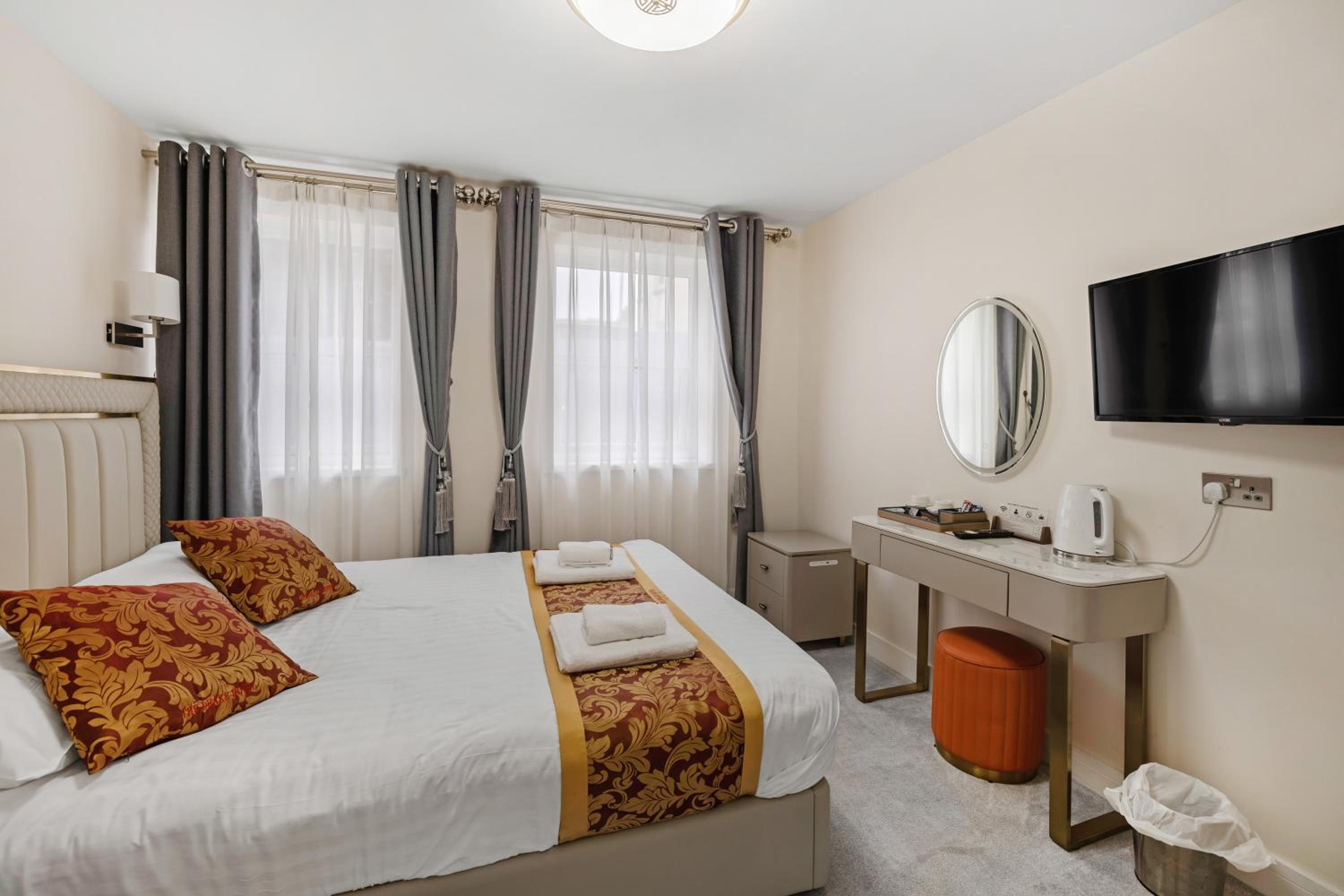 Deluxe Double Room - Photo 7