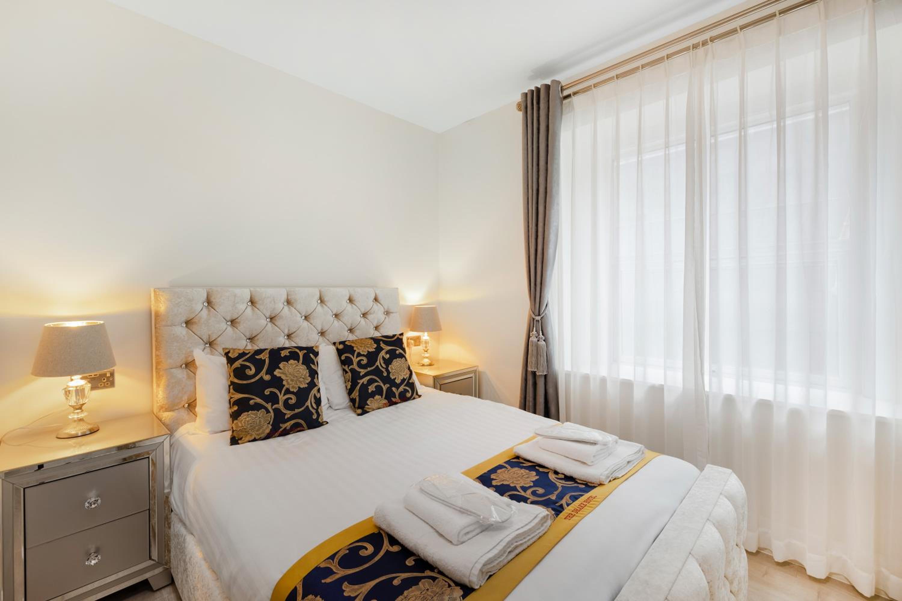 Deluxe Double Room - Photo 12