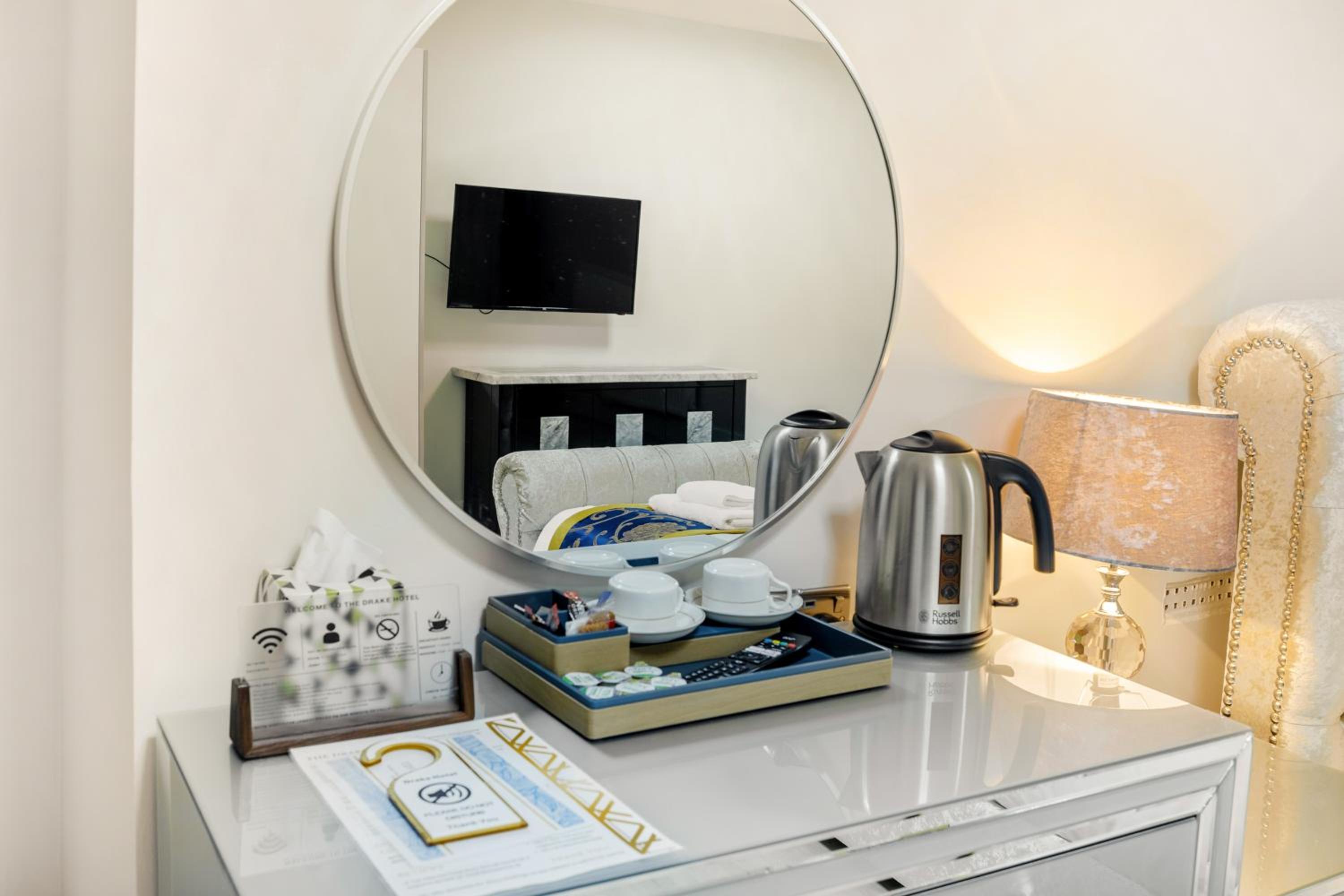 Superior King Room - Photo 10