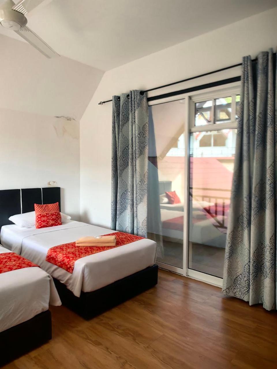 Standard Twin Room - Photo 2