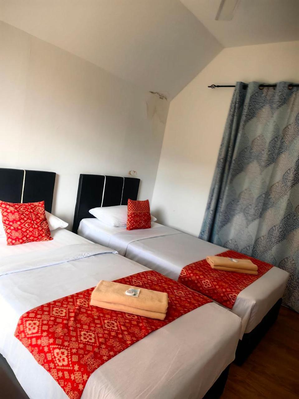 Standard Twin Room - Photo 3