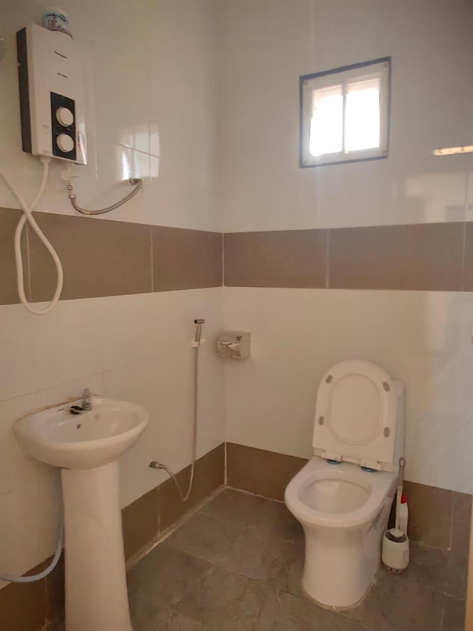 Standard Double Room with Fan - Photo 13