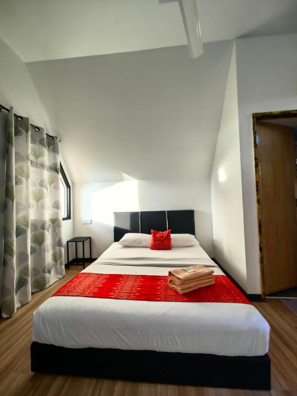 Standard Double Room with Fan - Photo 5