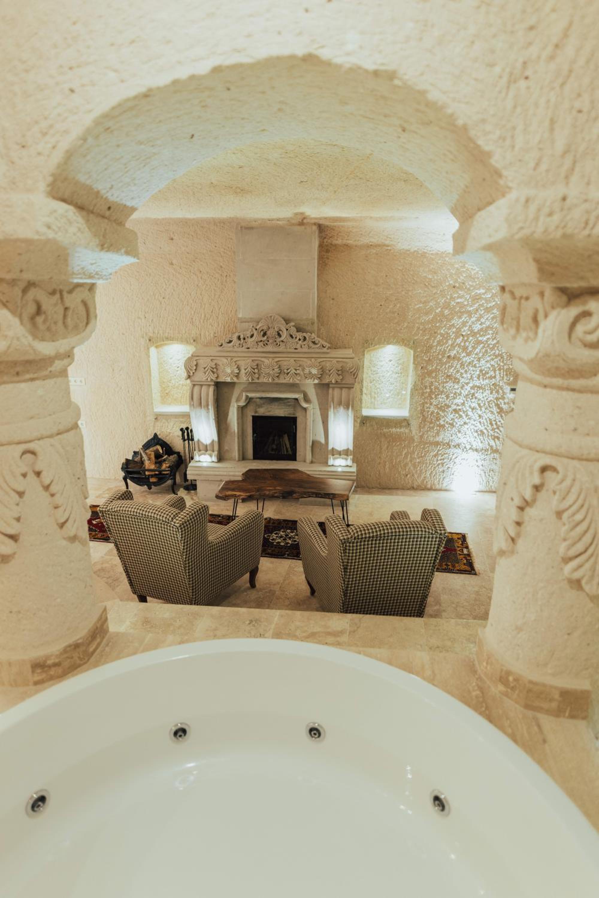 King Room with Spa Bath - Photo 33