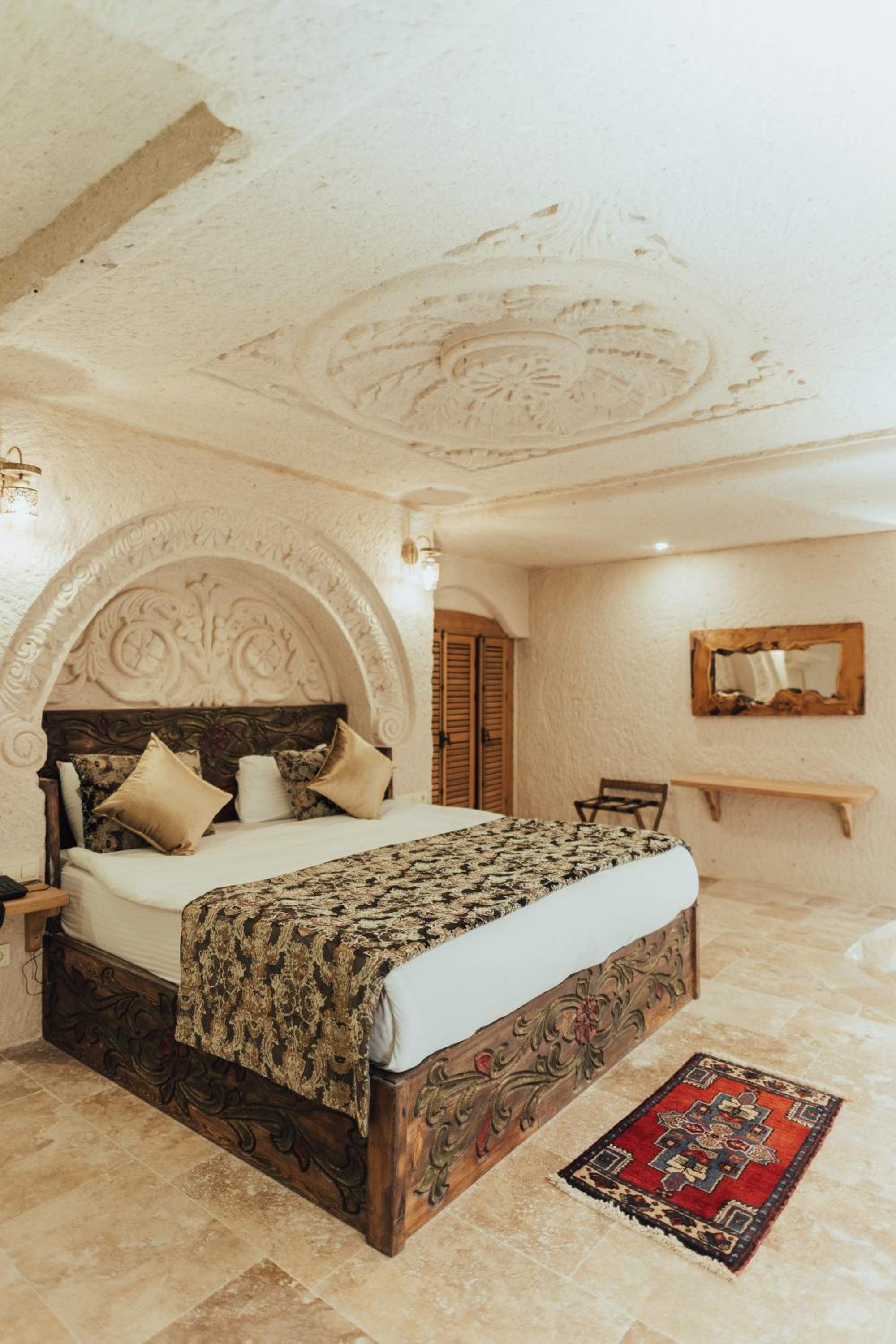 King Room with Spa Bath - Photo 35