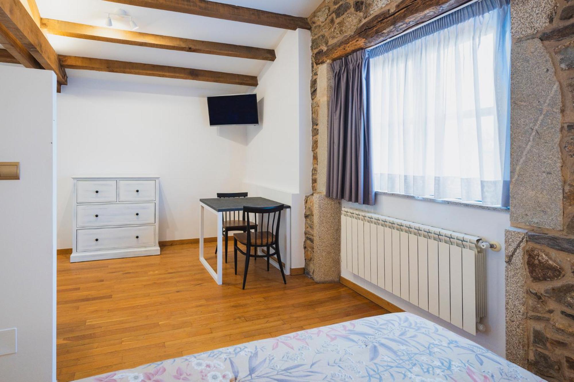 Deluxe Room - Photo 6
