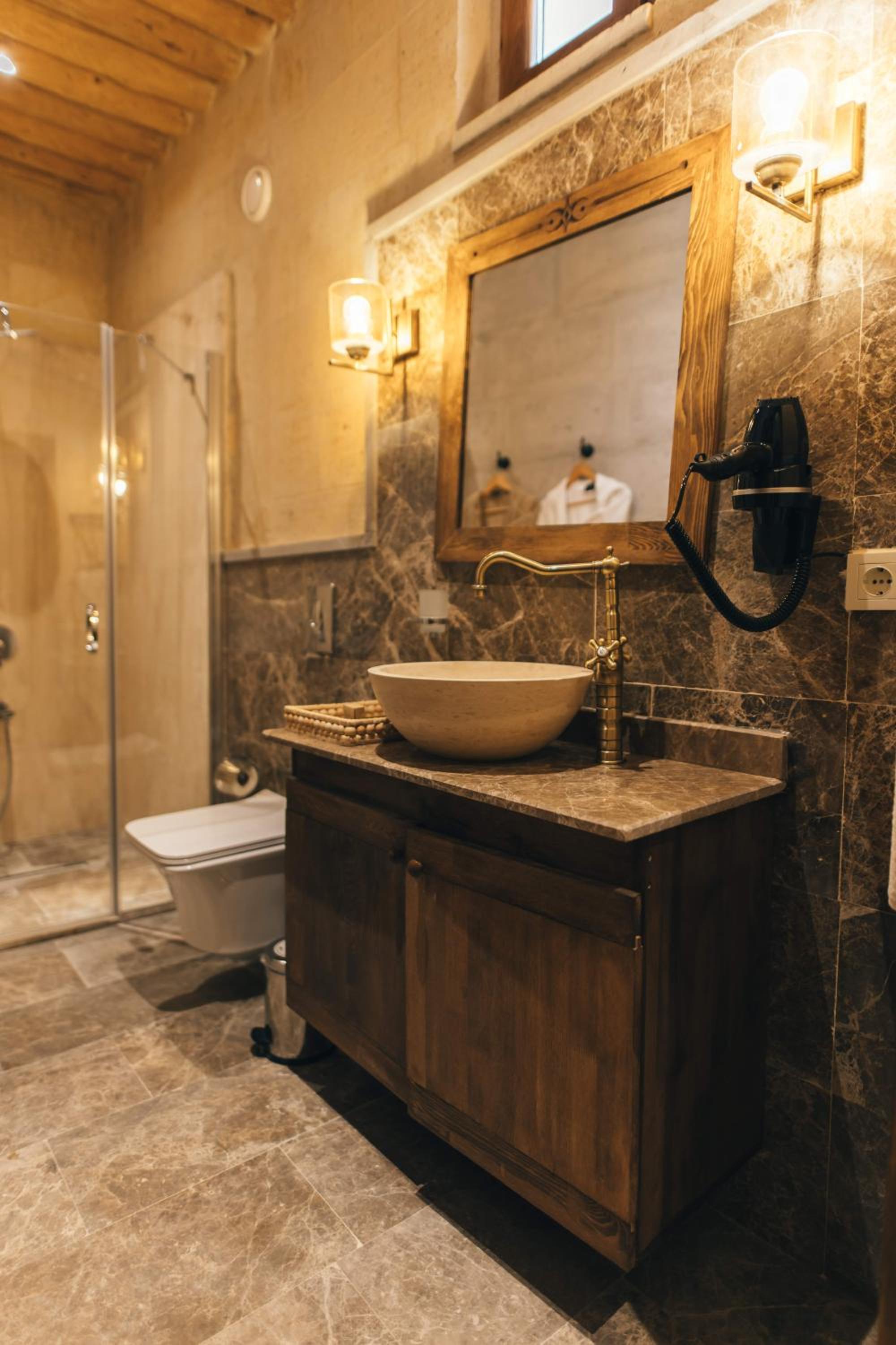 Deluxe Room - Photo 19