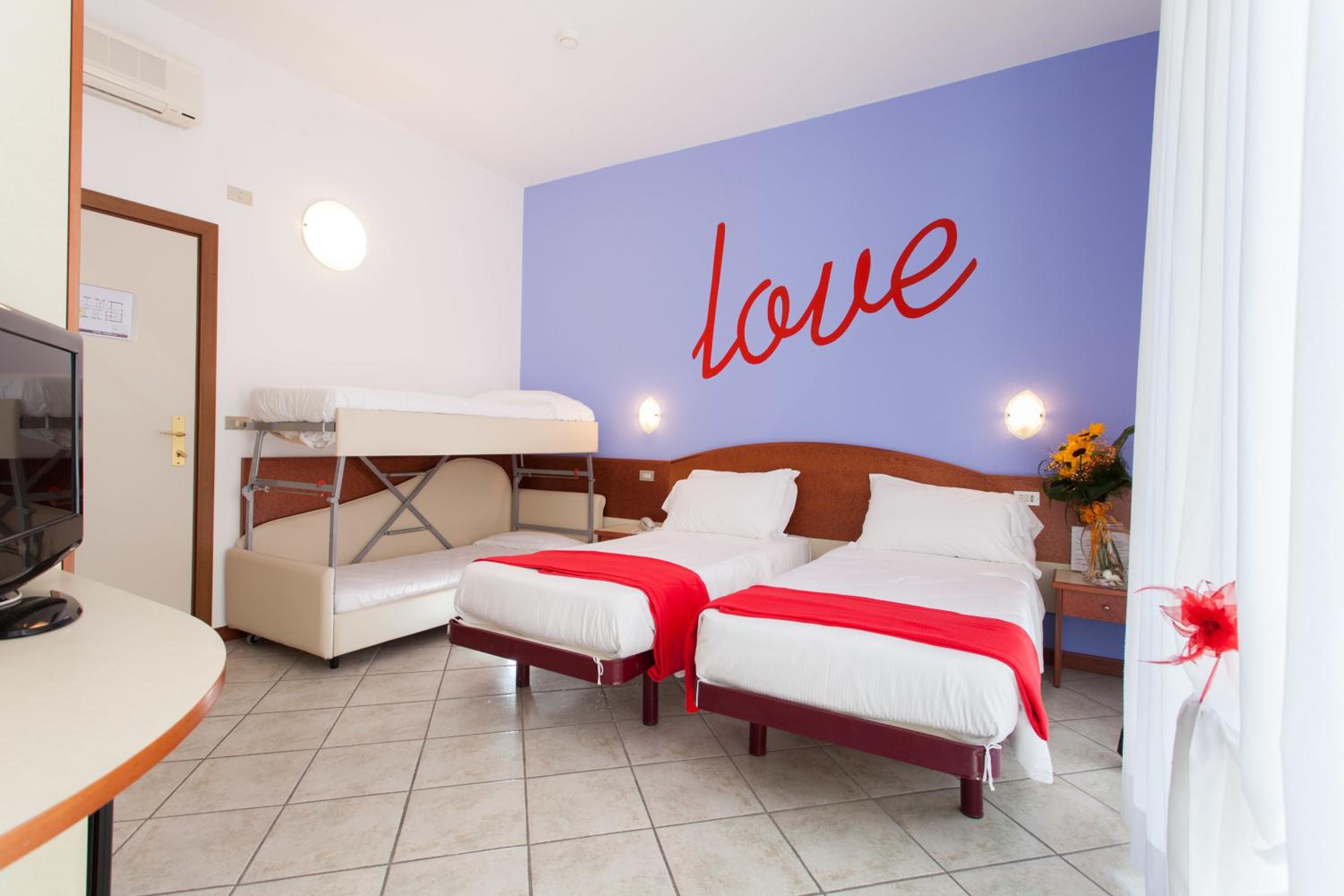Triple Room - Photo 1