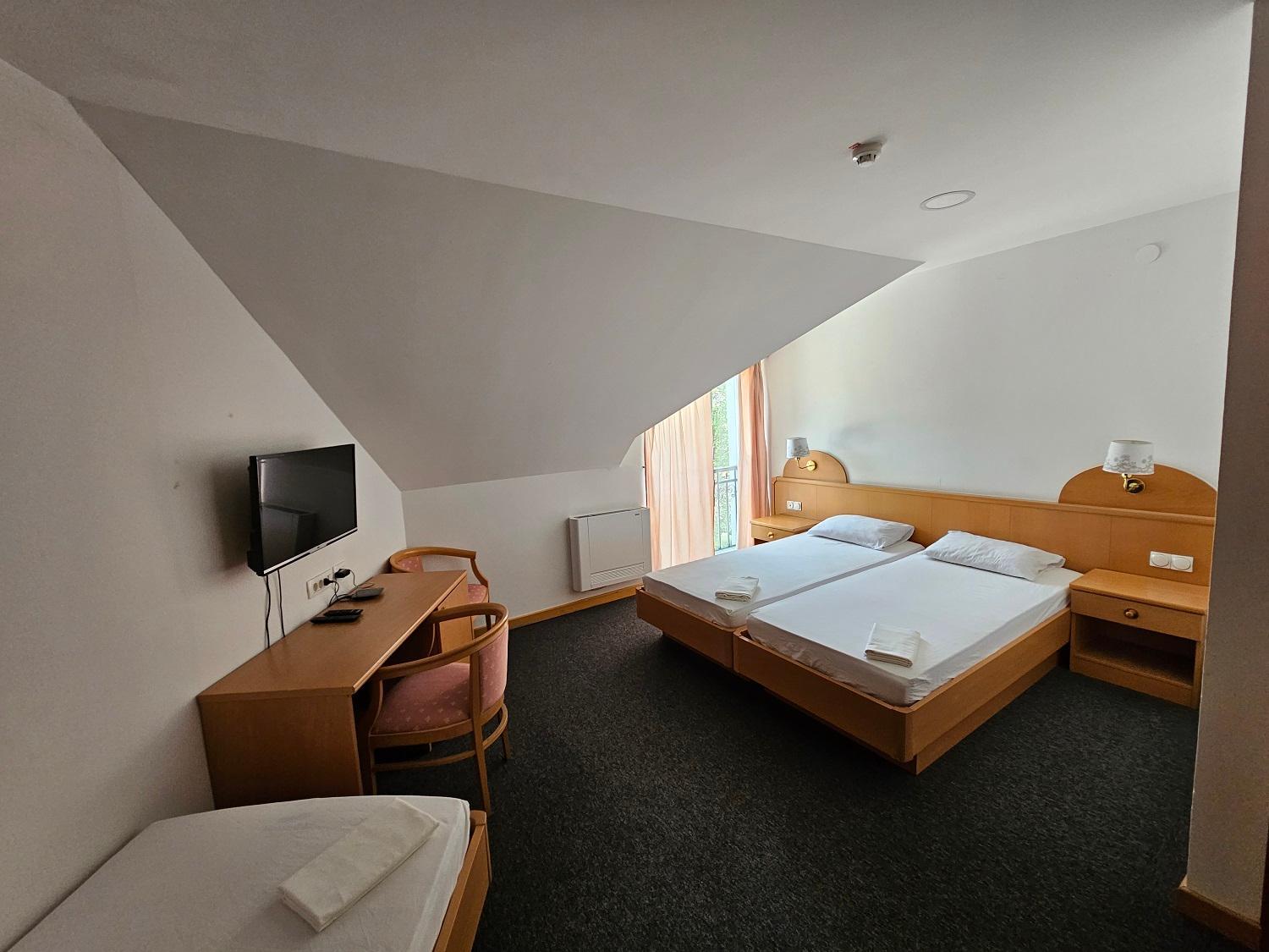 Standard Double Room - Photo 2