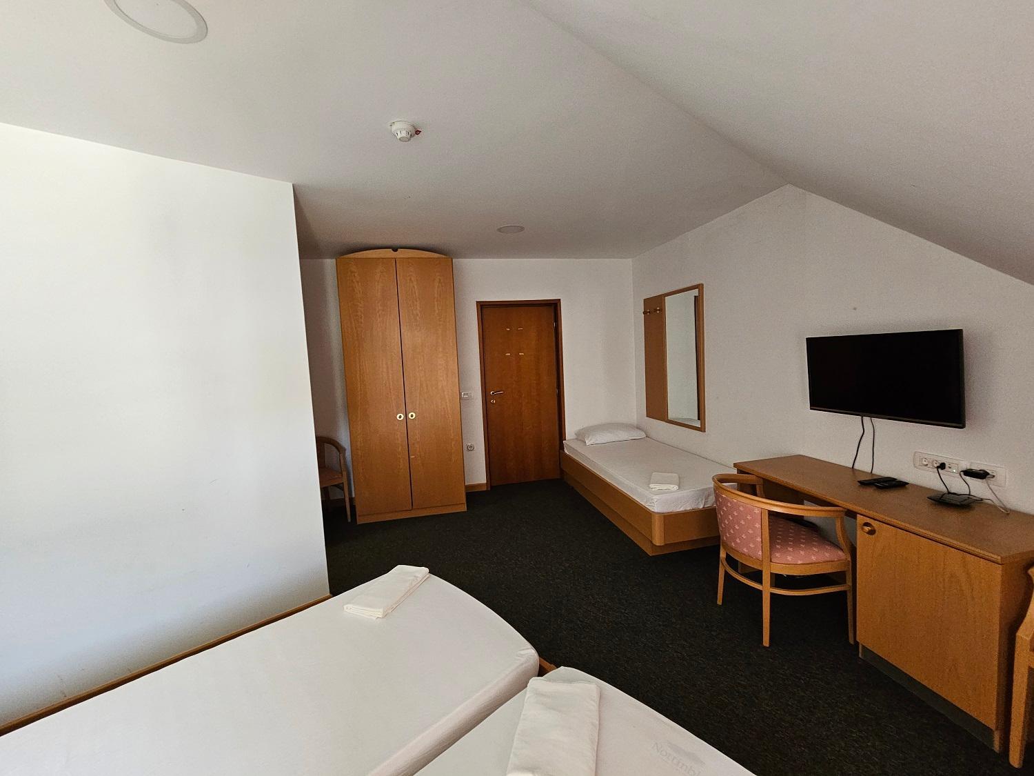 Standard Double Room - Photo 1
