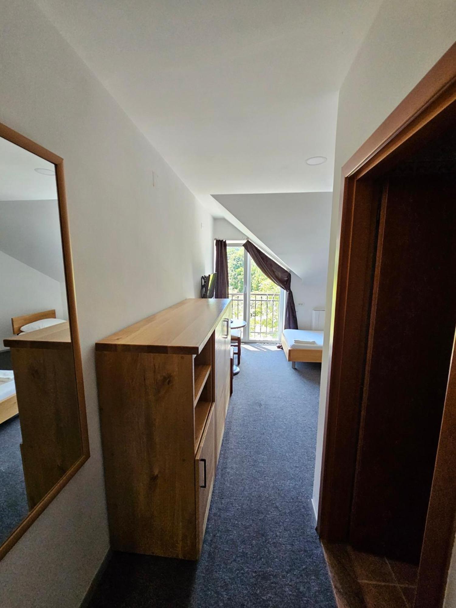 Classic Quadruple Room - Photo 1