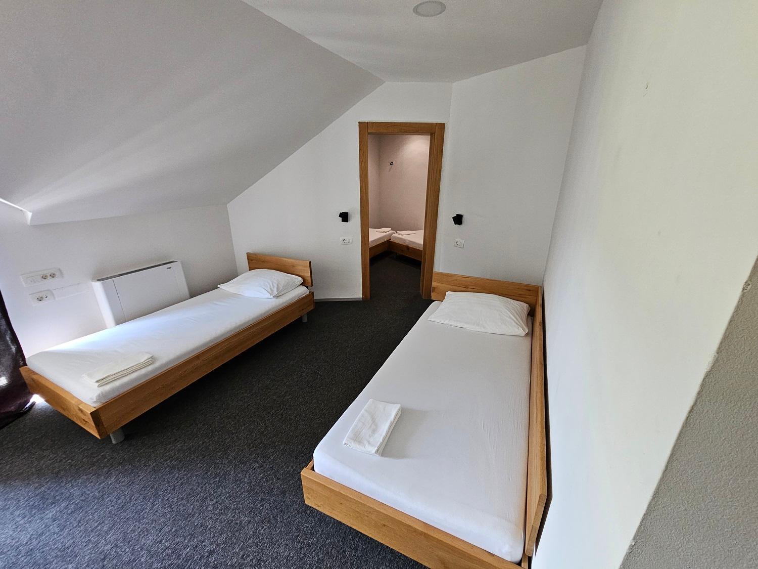 Classic Quadruple Room - Photo 3