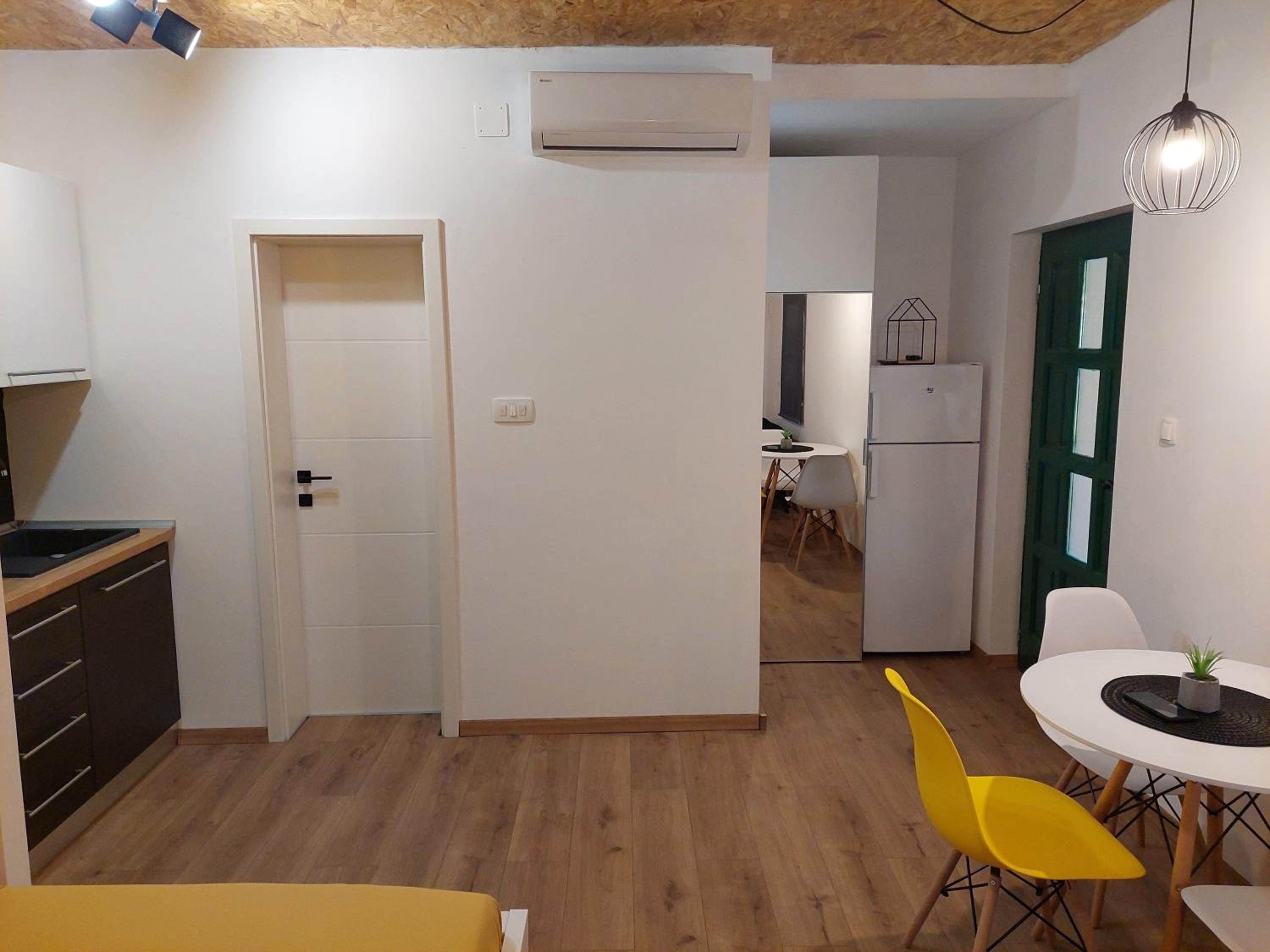 Studio with Terrace - Photo 3