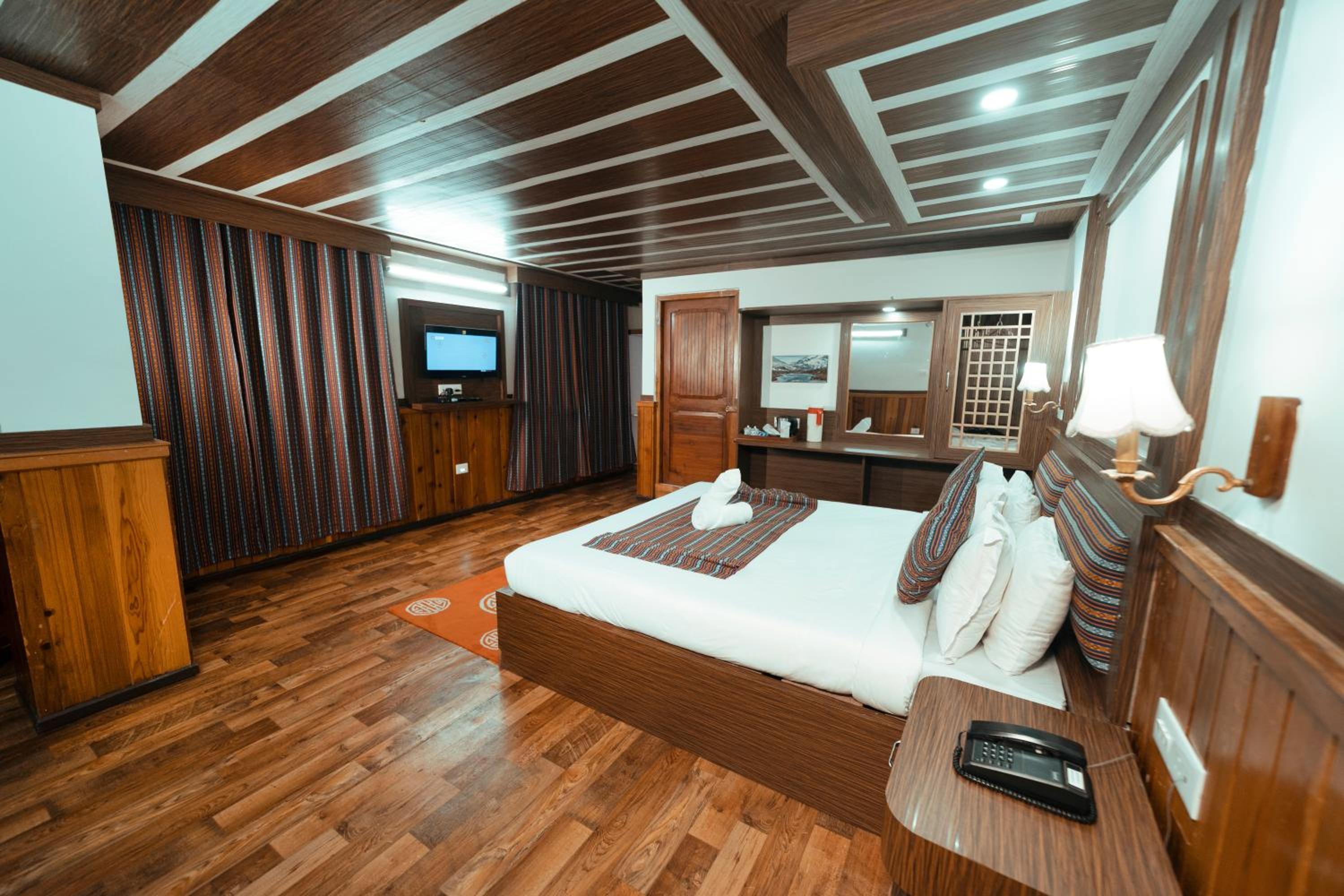 Suite - Photo 6