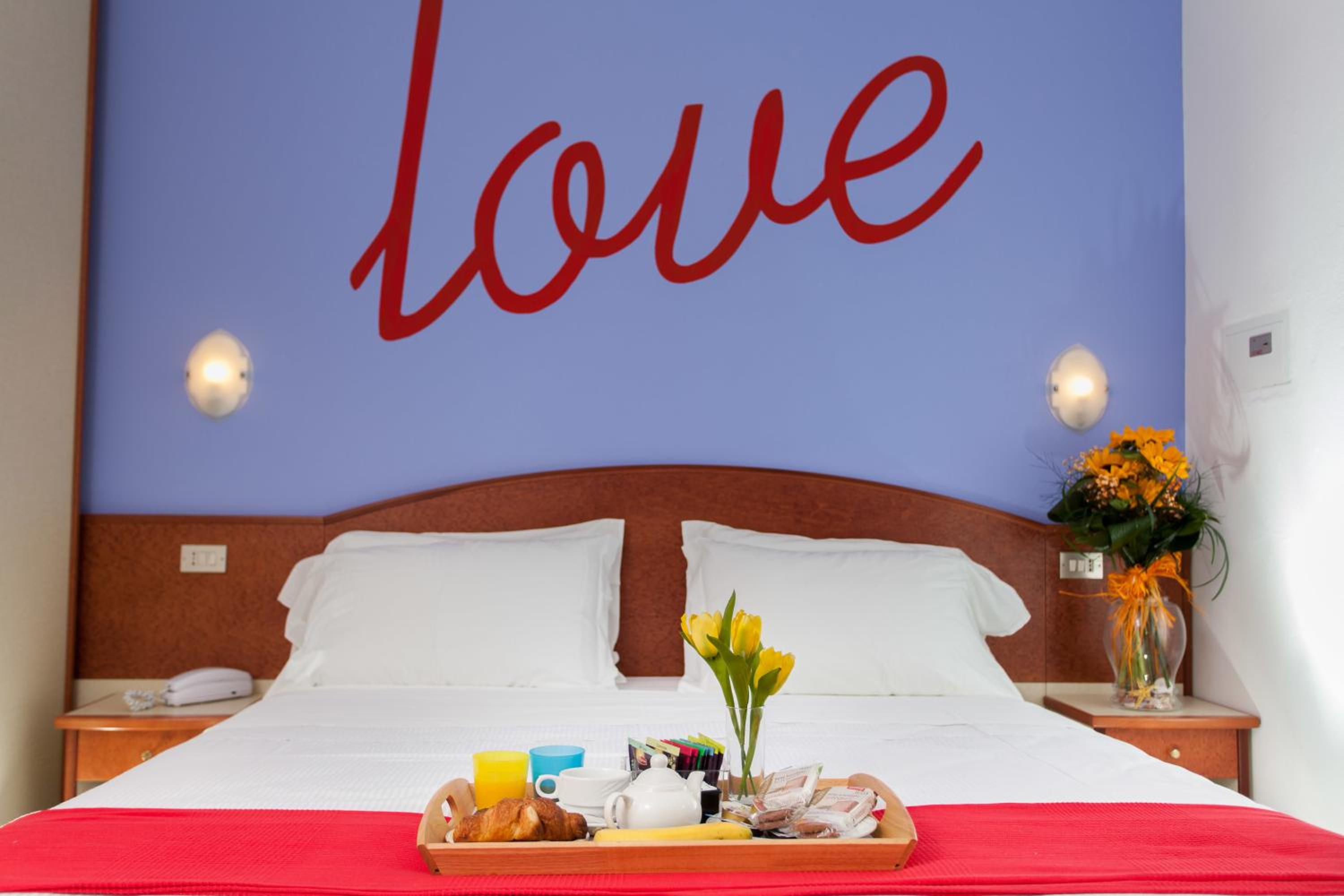 Double or Twin Room - Photo 6