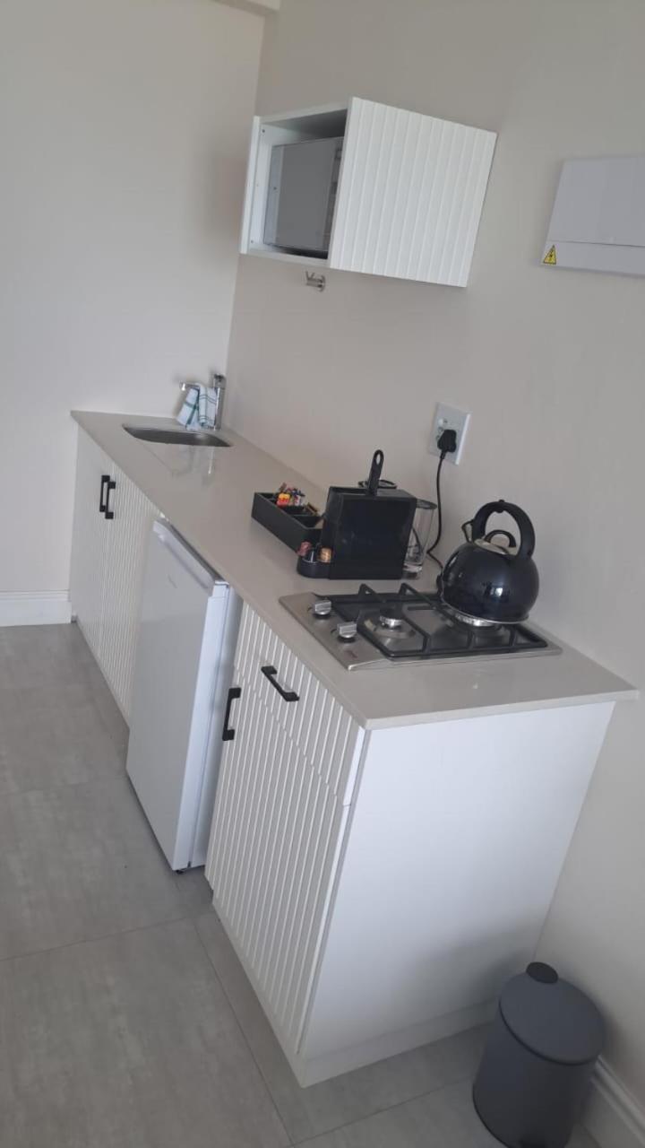 Standard Double or Twin Room with Sea View - Photo 2