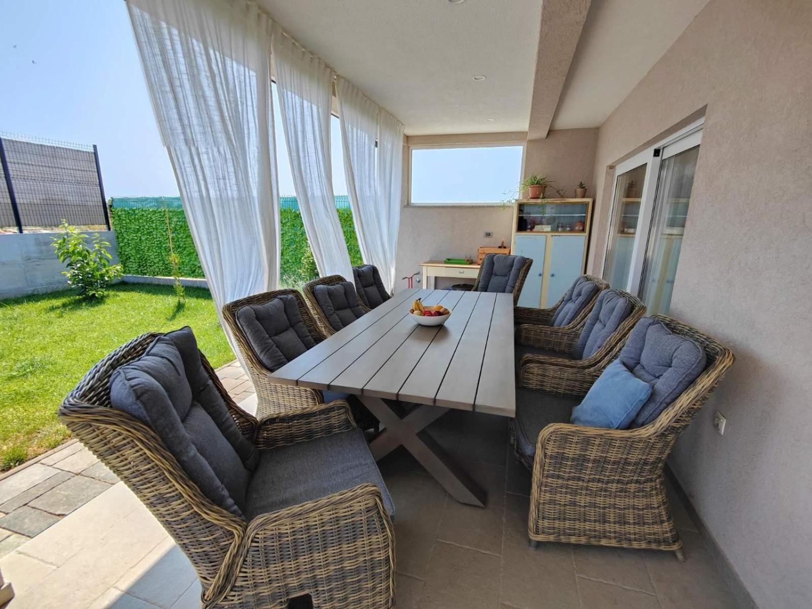Three-Bedroom Villa photo 1