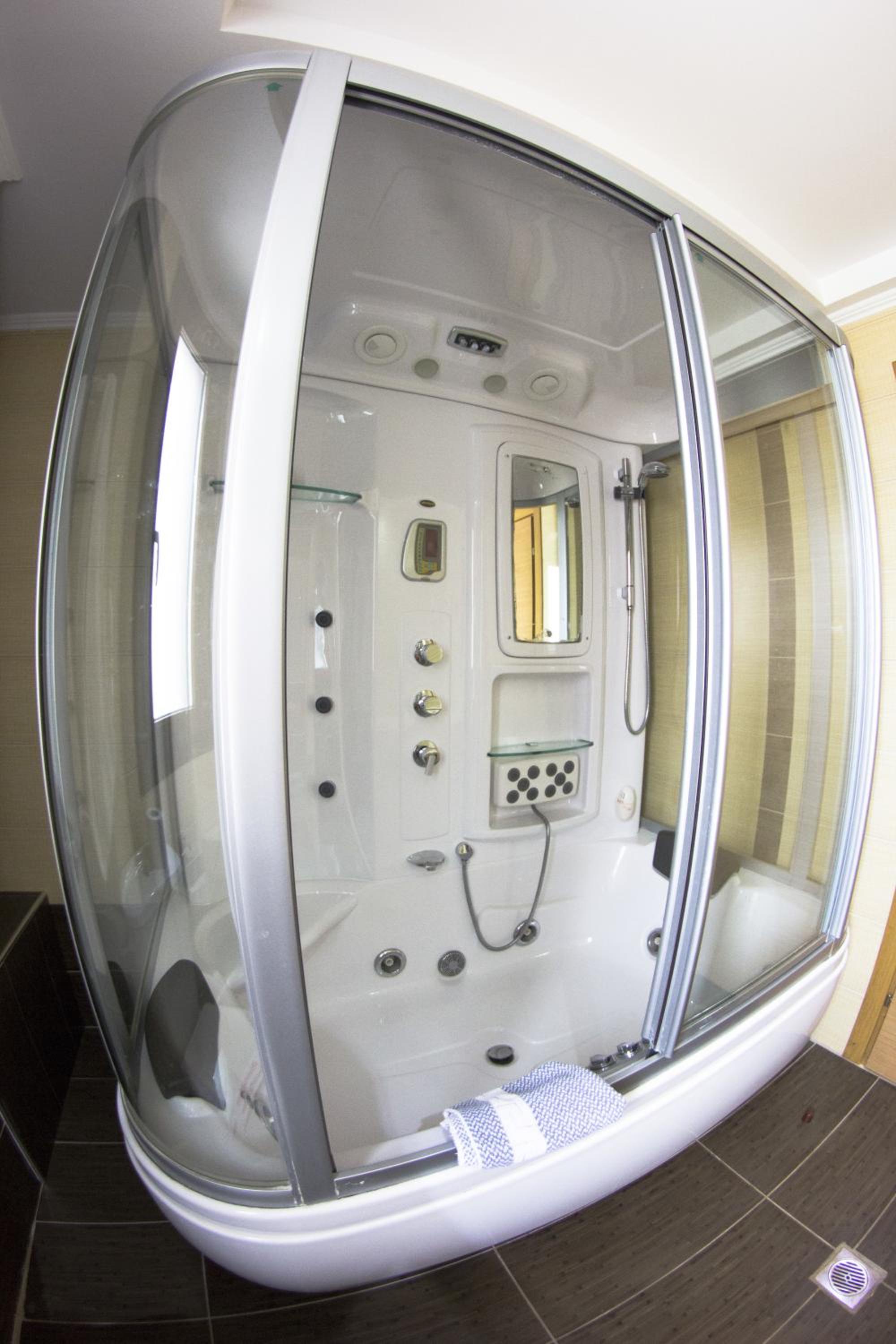 Suite - Photo 7