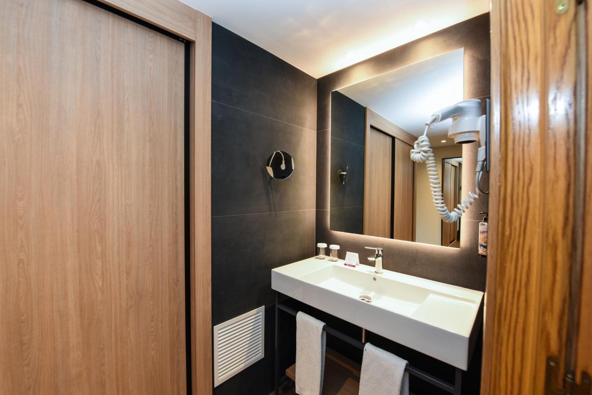 Standard Room photo 3