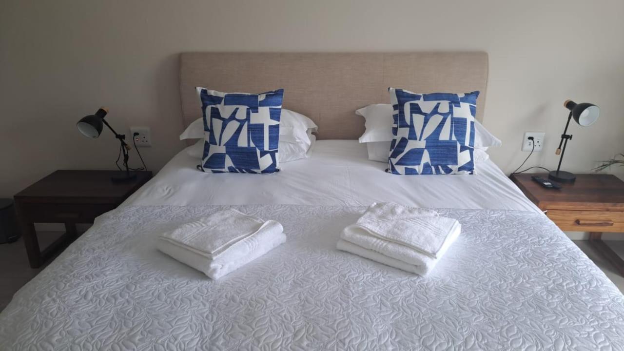 Standard Double or Twin Room with Sea View - Photo 1
