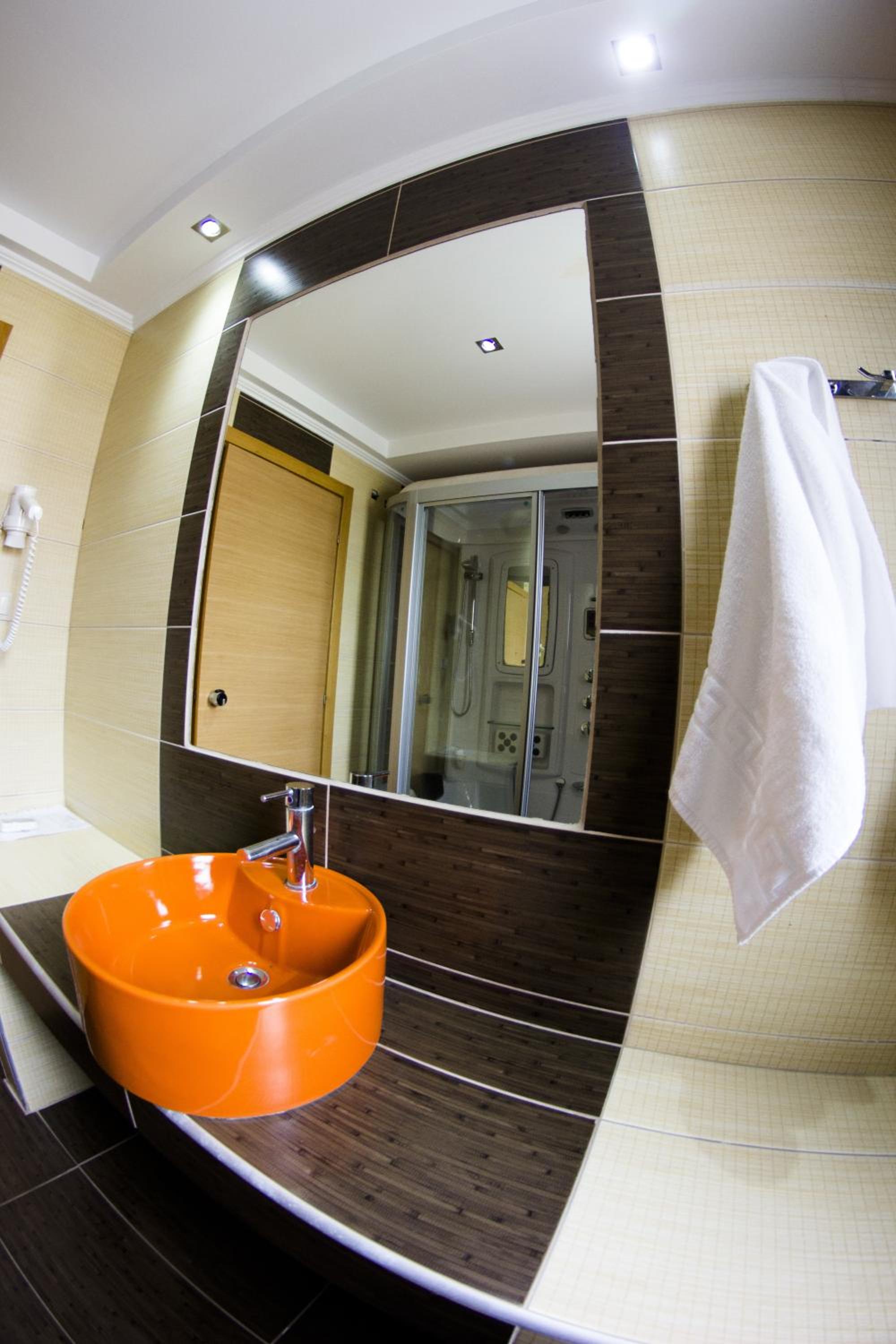 Suite - Photo 2