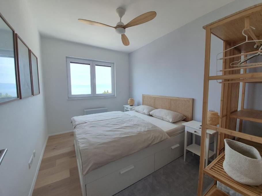 Three-Bedroom Apartment photo 1