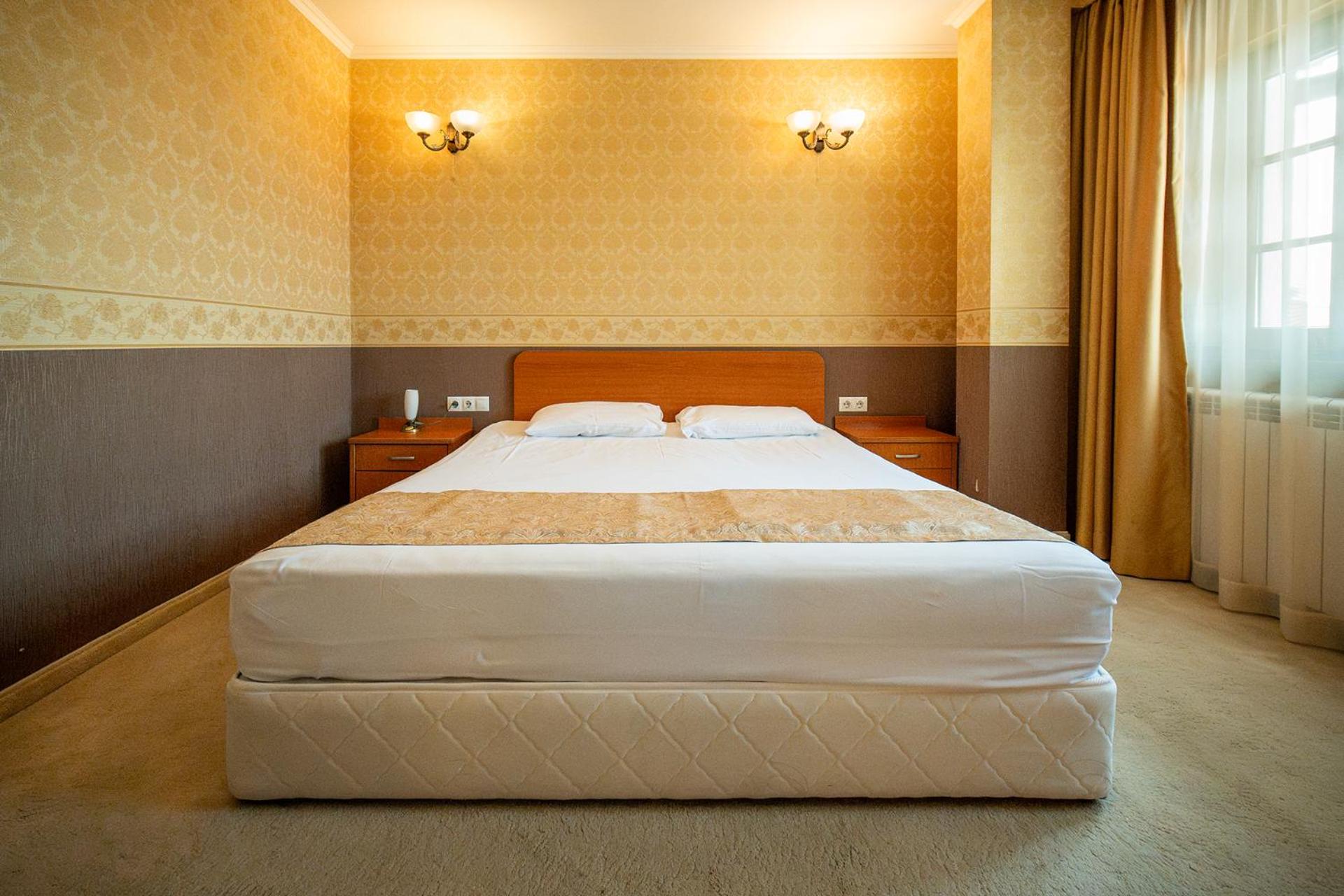 Deluxe Two-Bedroom Suite with View of Veliko Tarnovo photo 3