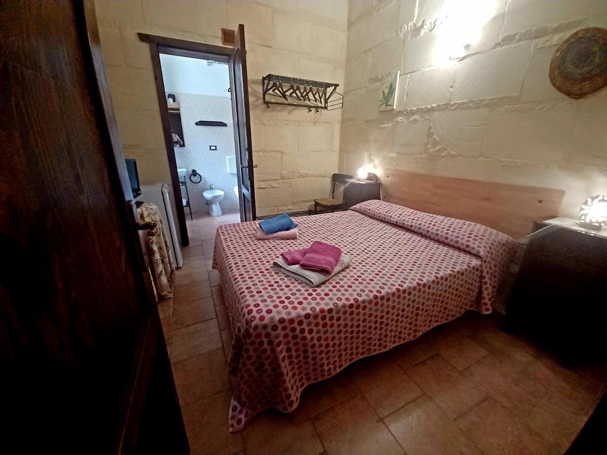 Economy Double Room photo 1