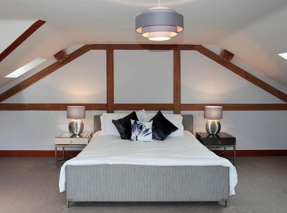 Four-Bedroom House photo 2