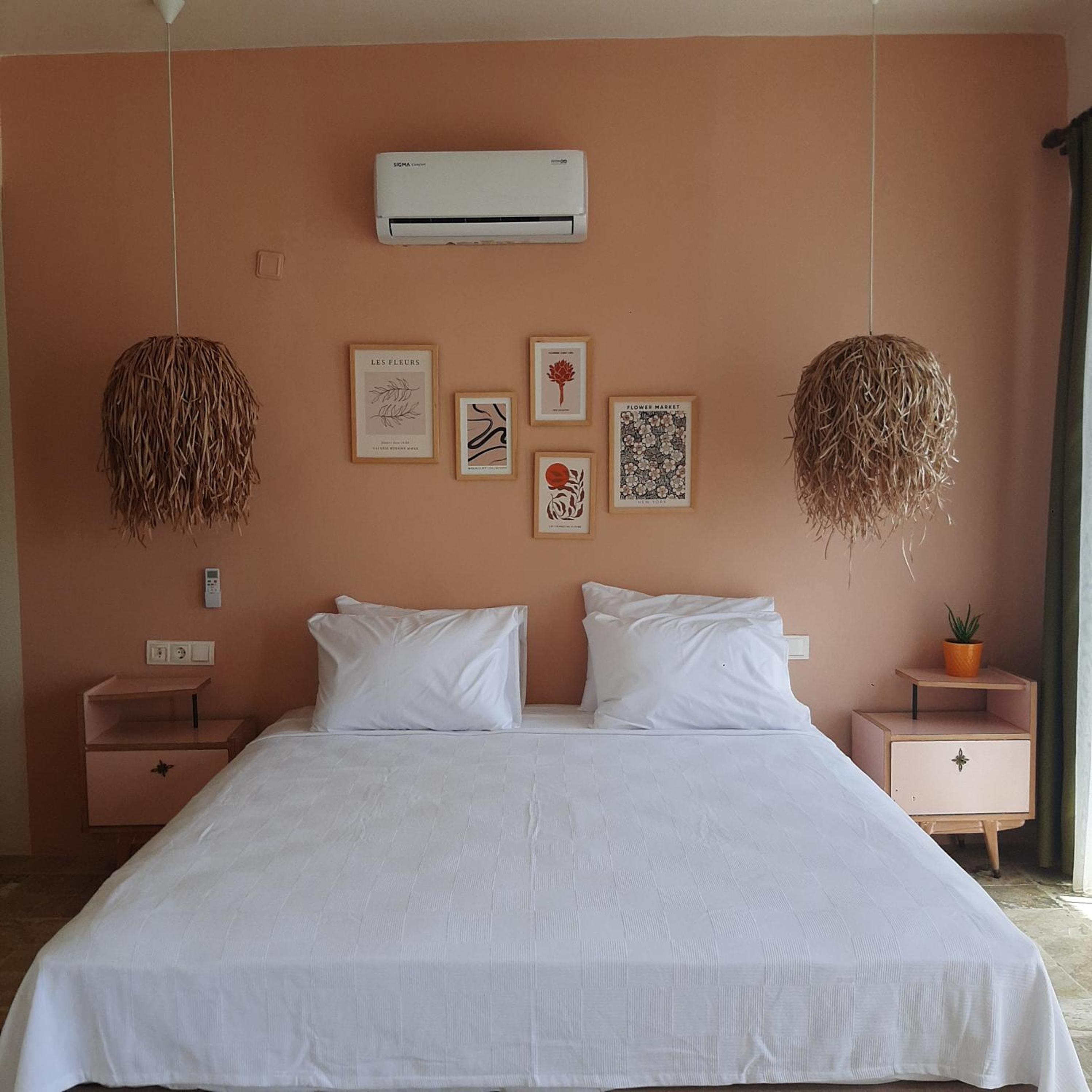 Deluxe Double Room with Side Sea View