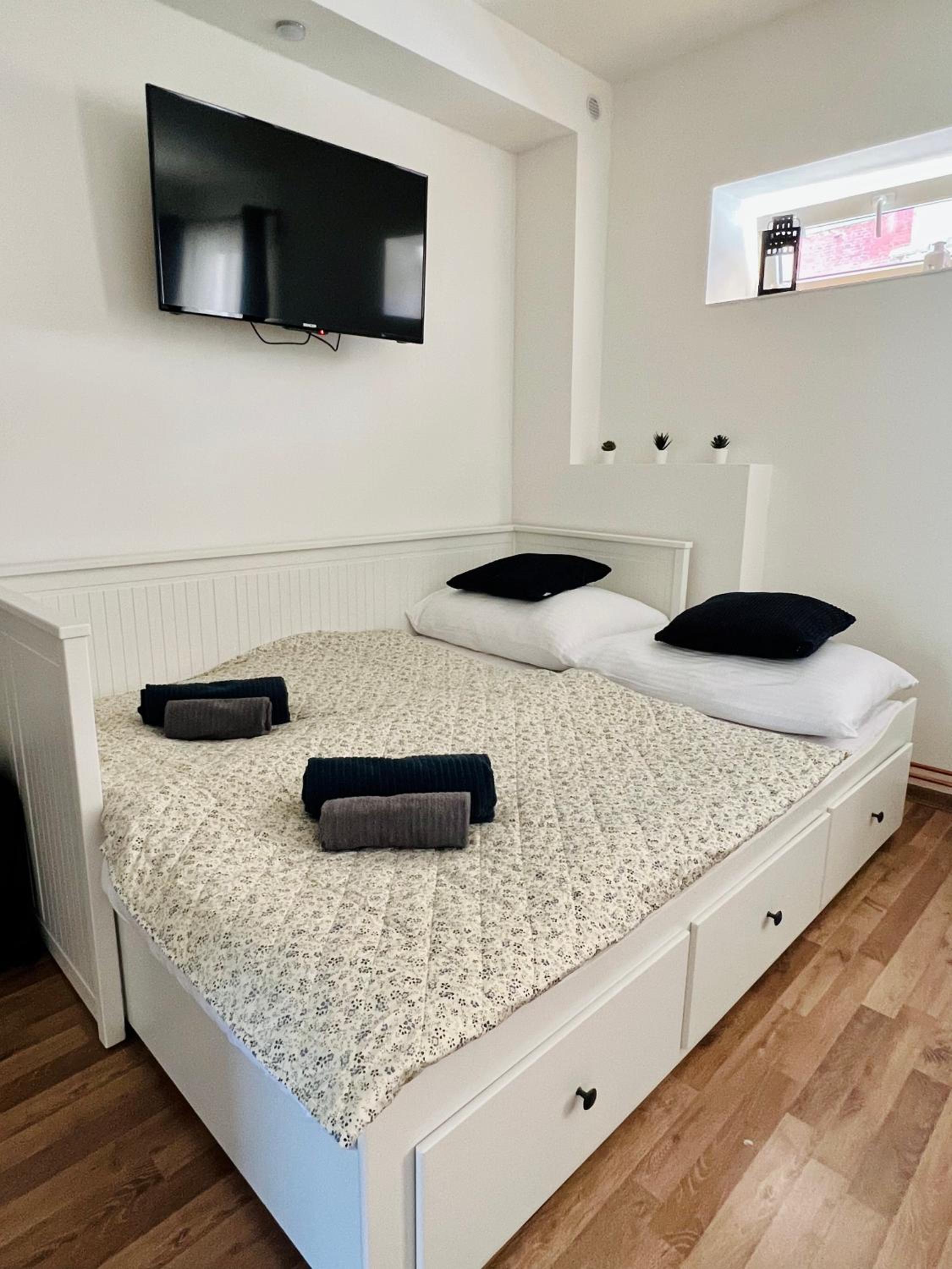 Double or Twin Room with Extra Bed photo 2