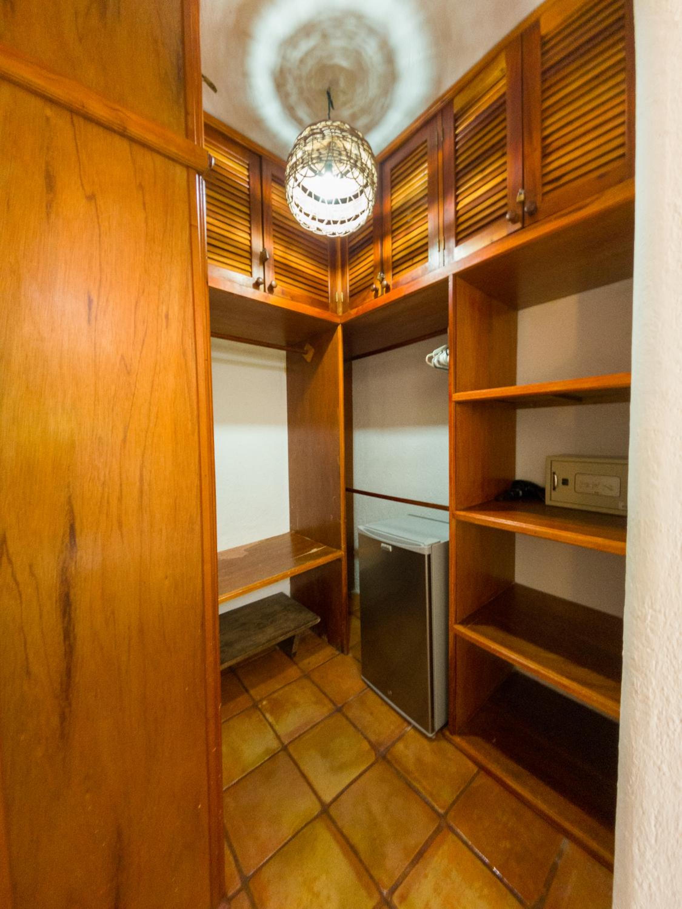 Family Room - Photo 20