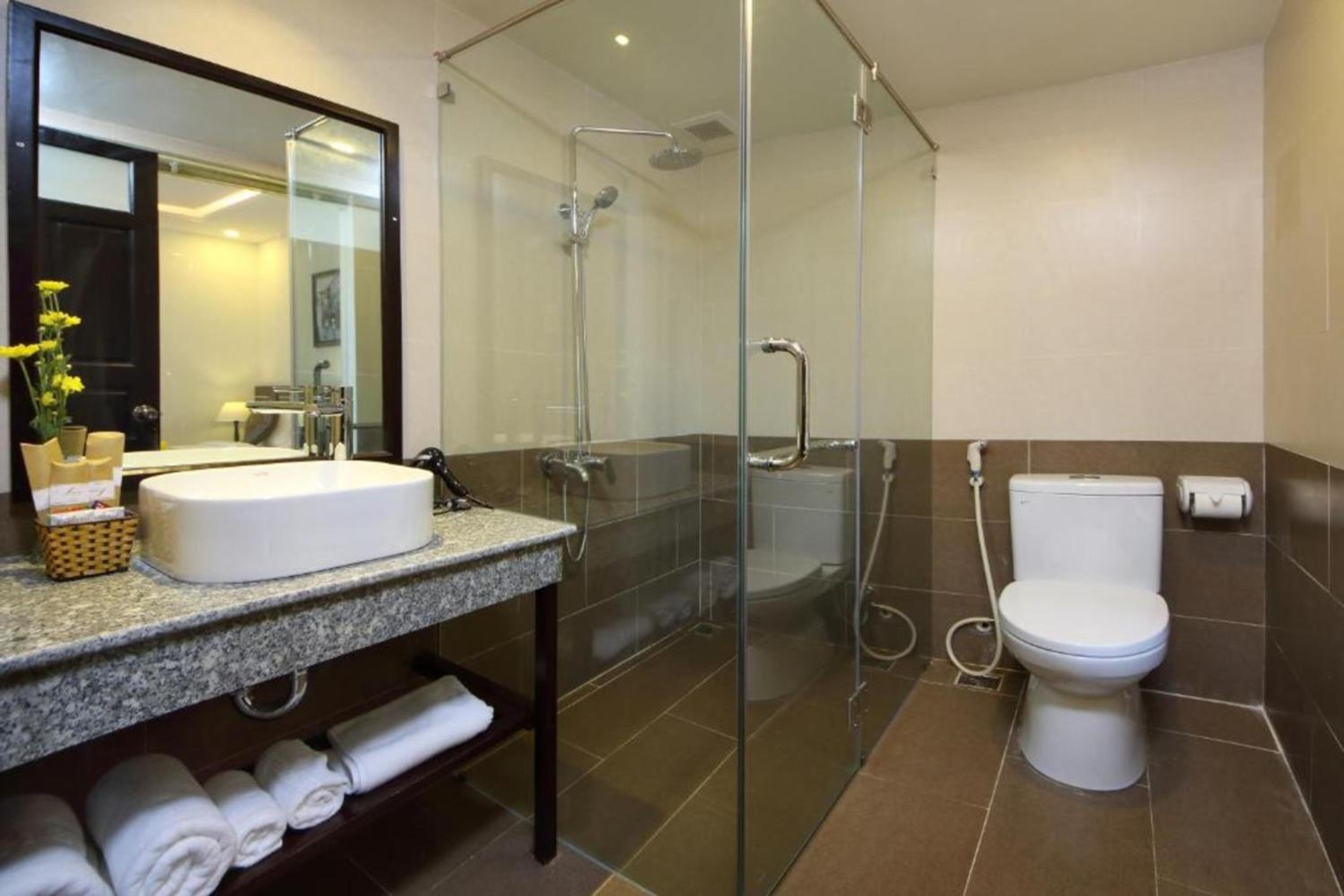 Deluxe Double Room With Balcony - Photo 7