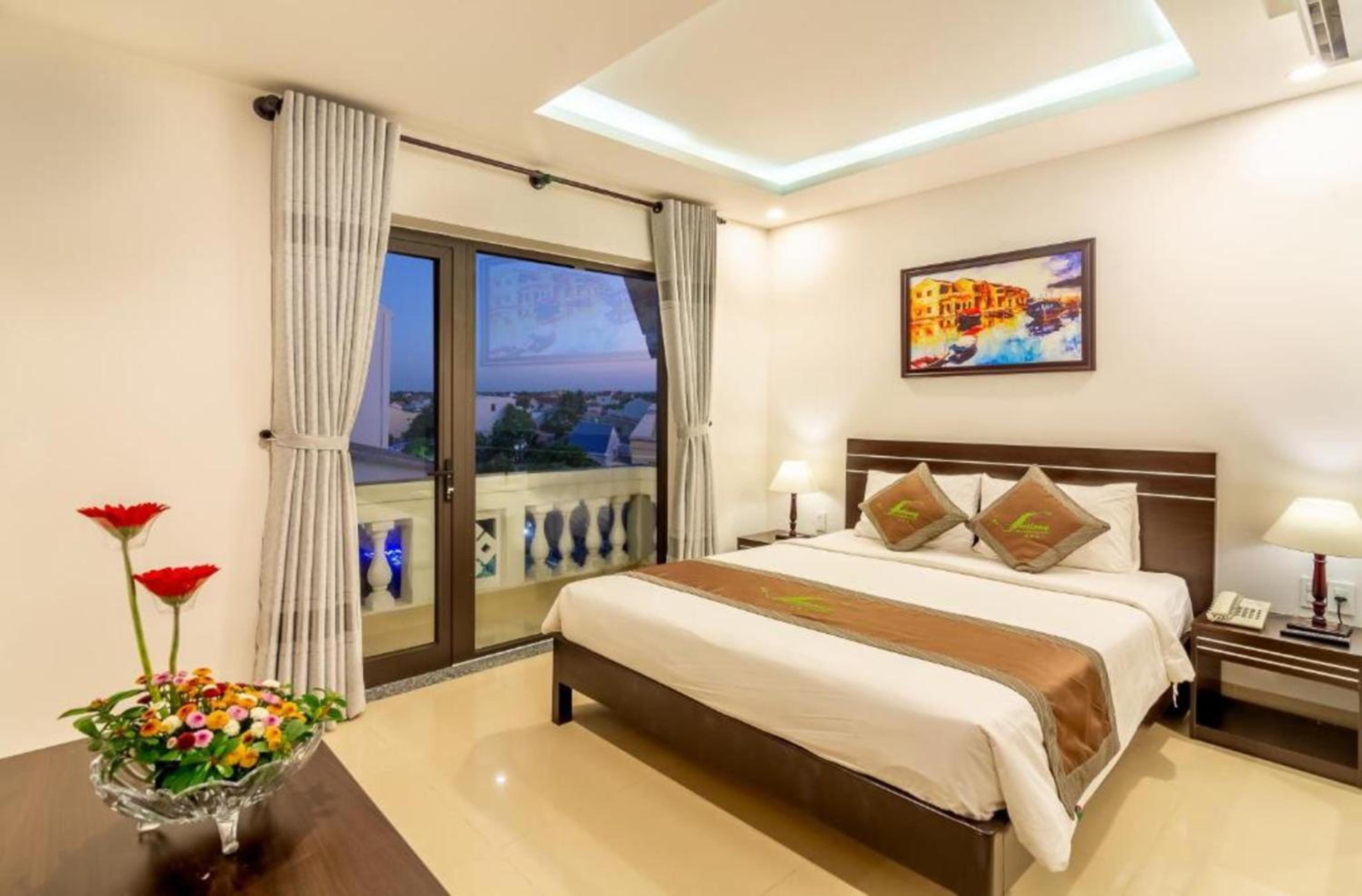 Deluxe Double Room With Balcony - Photo 1
