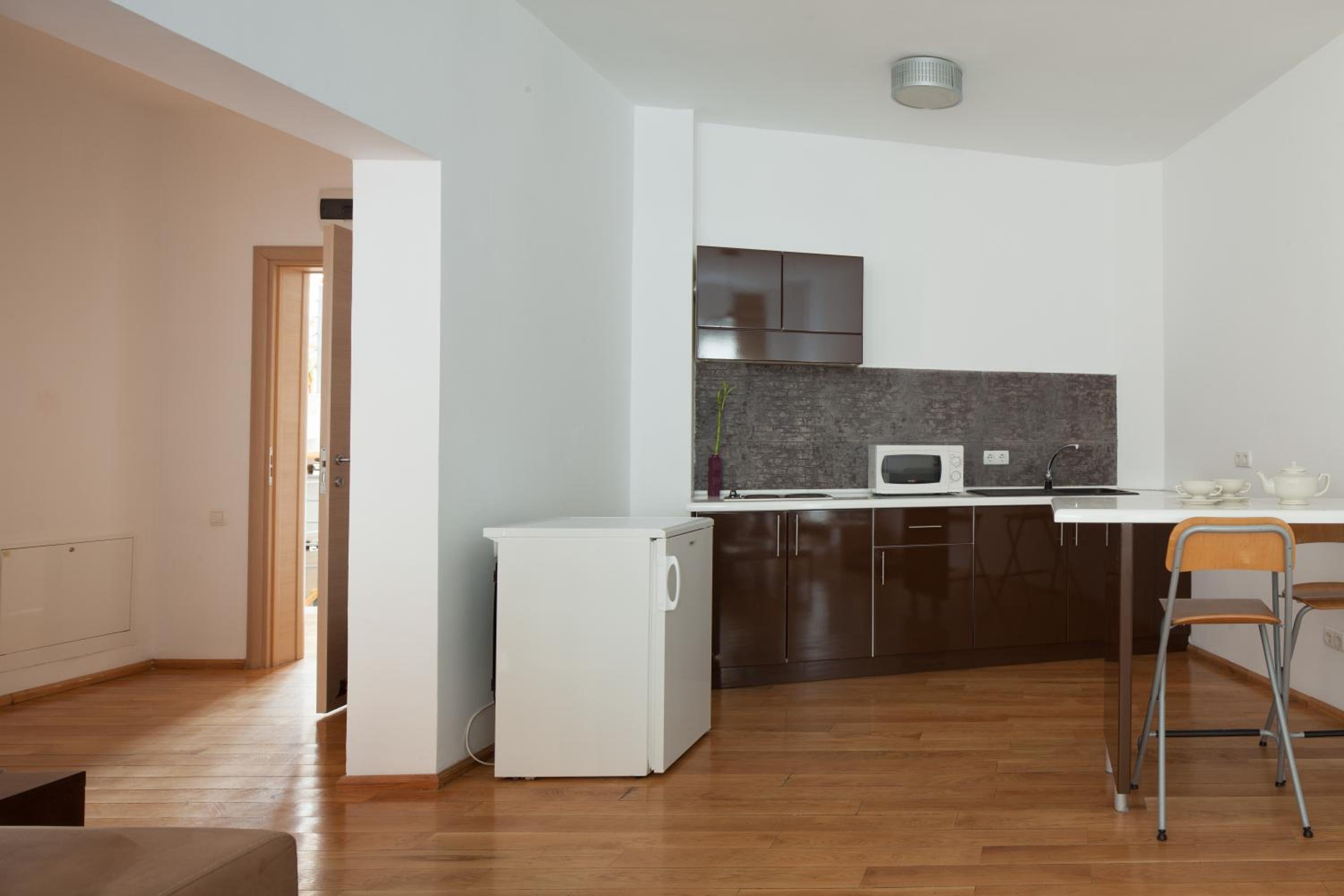 Standard Apartment (4 Adults) - Photo 17
