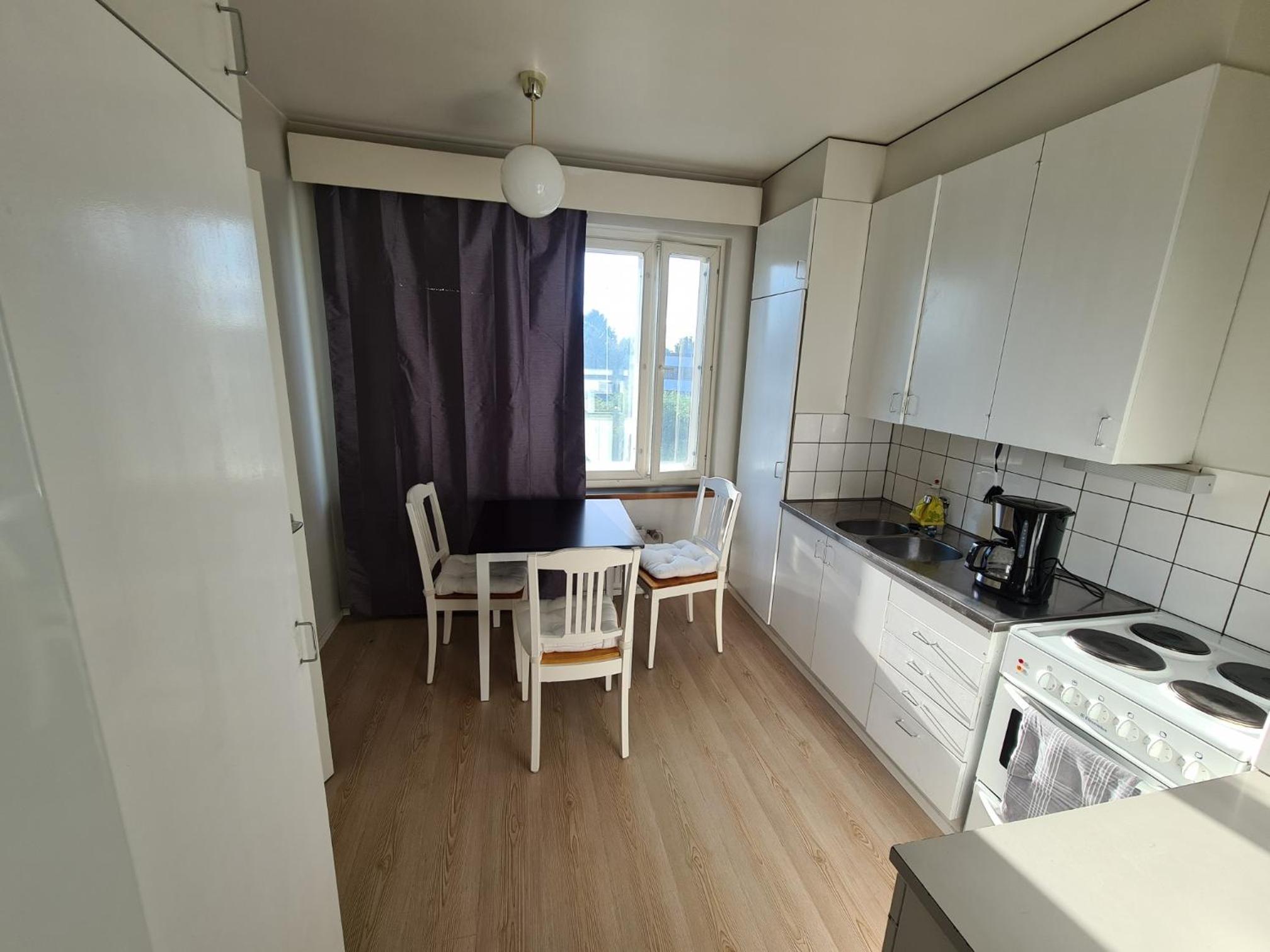 One-Bedroom Apartment photo 2