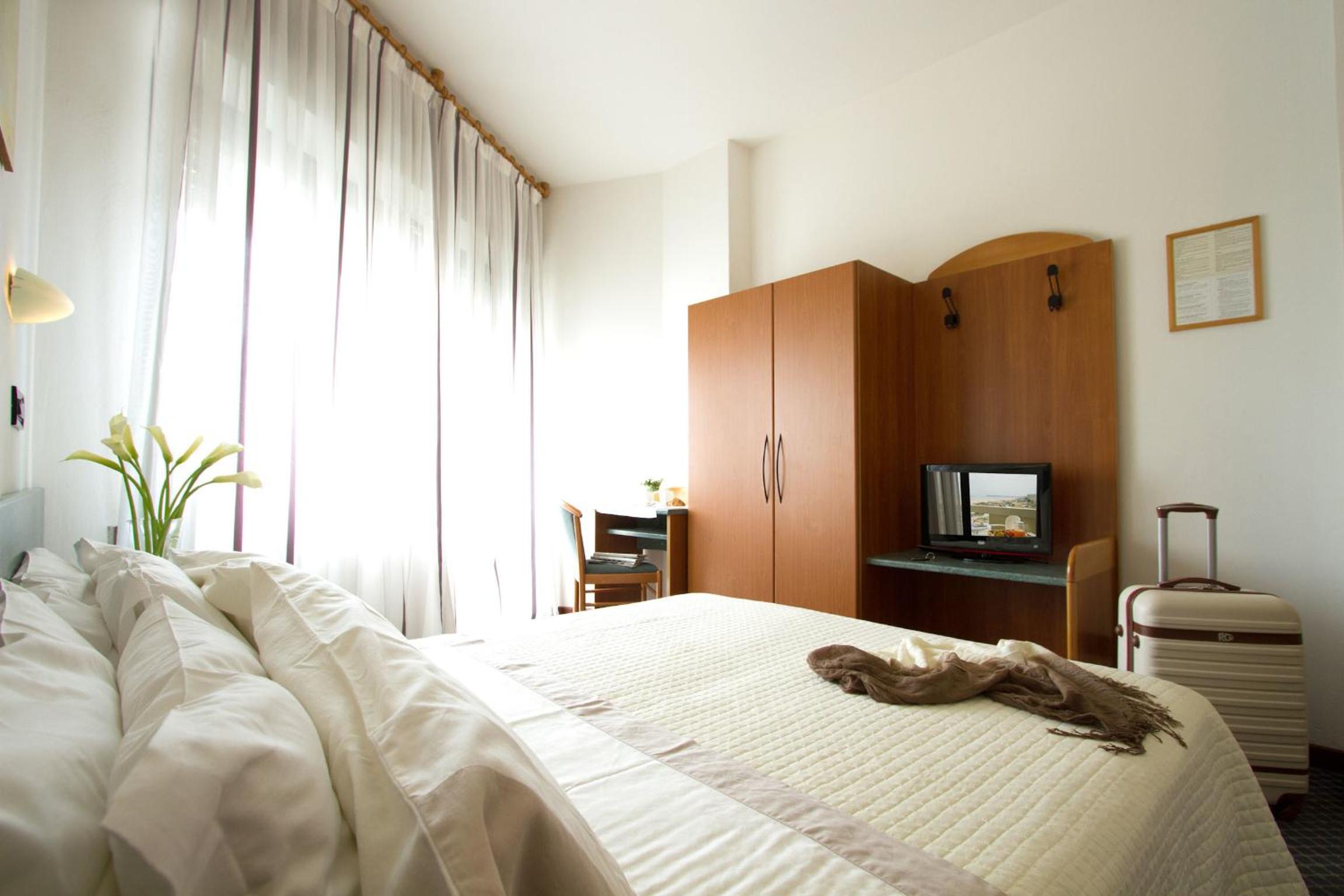 Double or Twin Room photo 1